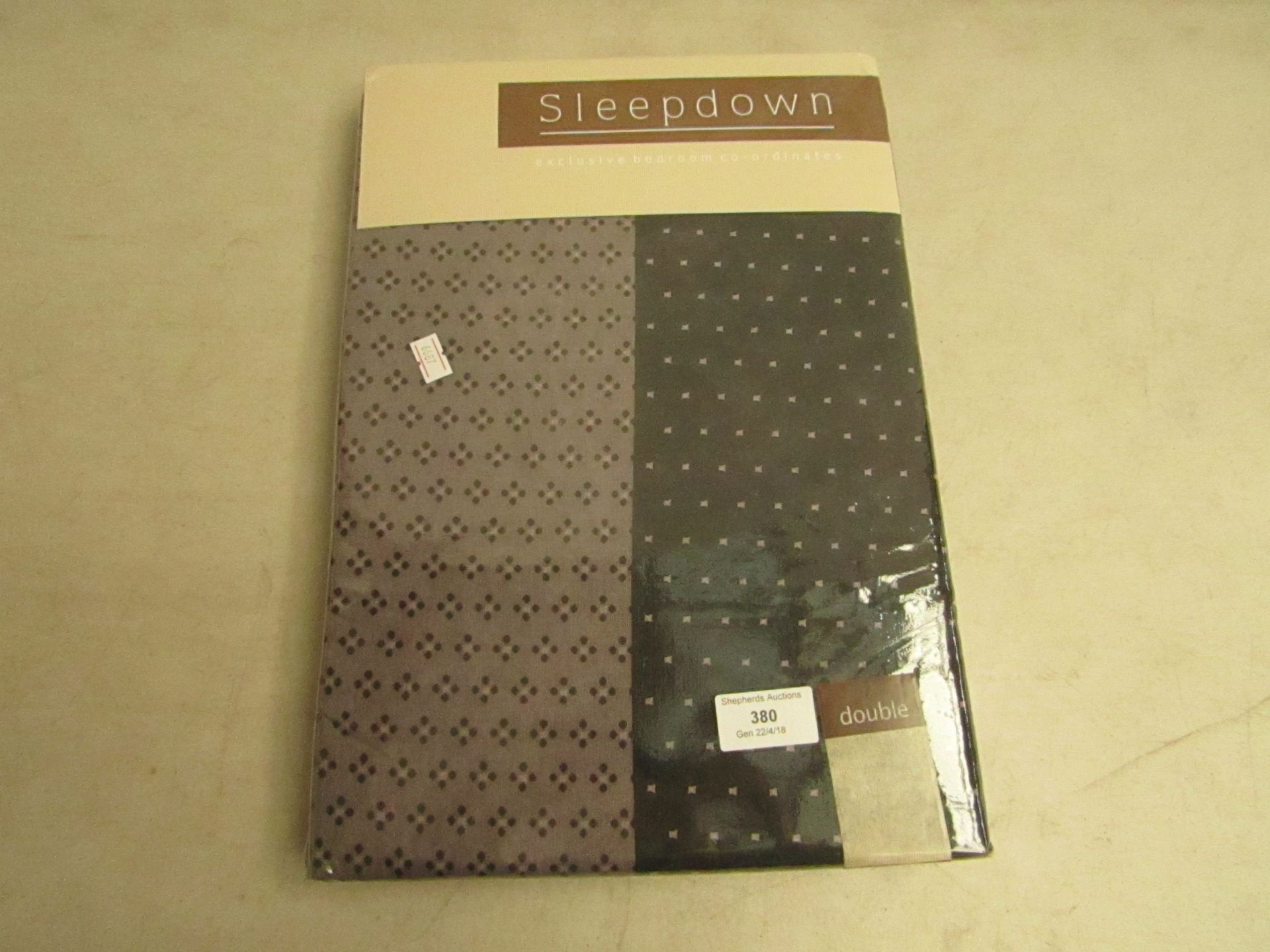 Sleepdown double duvet cover with 2x pillowcases, brand new and packaged. Please see picture for