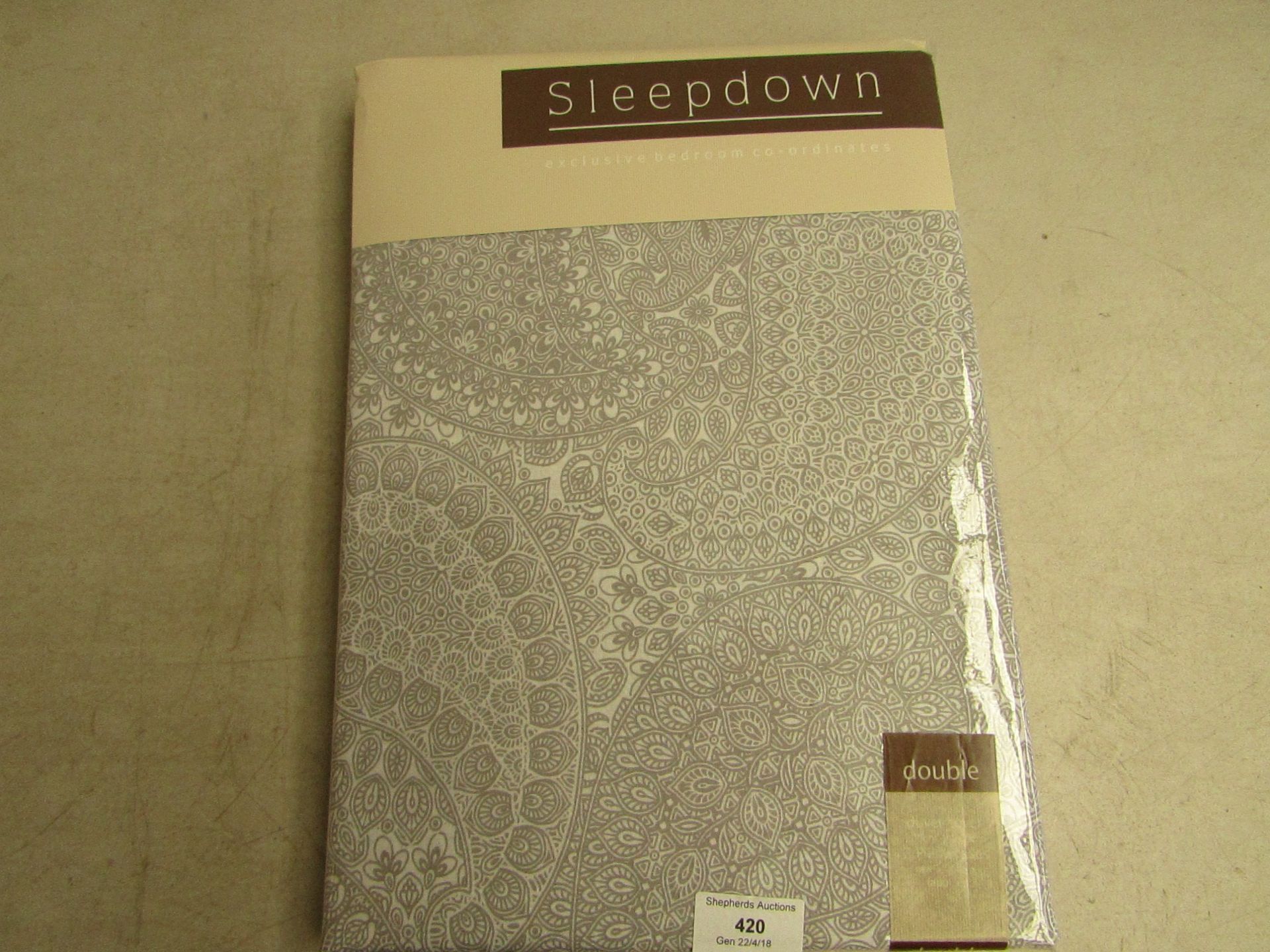 Sleepdown double duvet cover with 2x pillowcases, brand new and packaged. Please see picture for