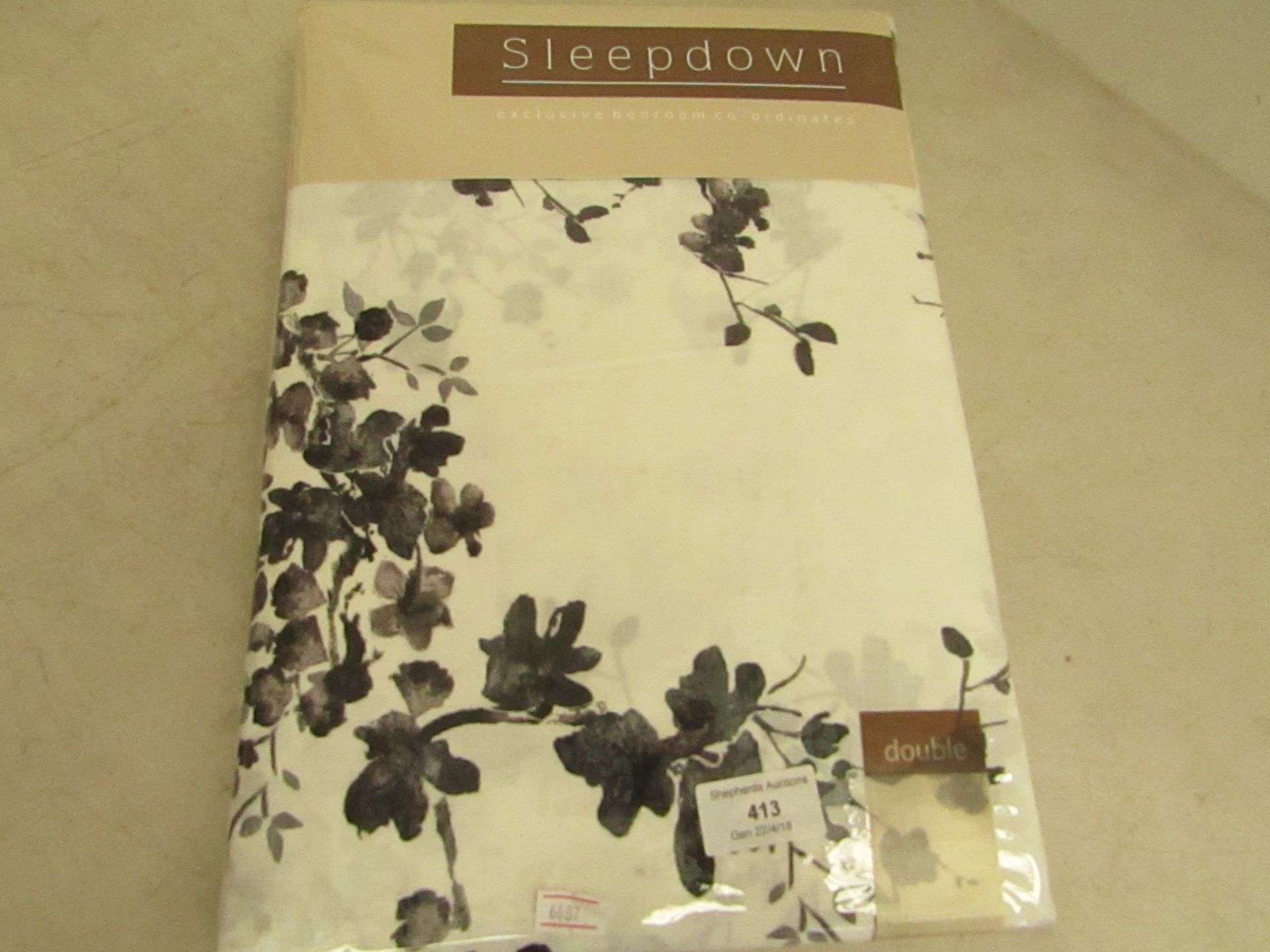 Sleepdown double duvet cover with 2x pillowcases, brand new and packaged. Please see picture for