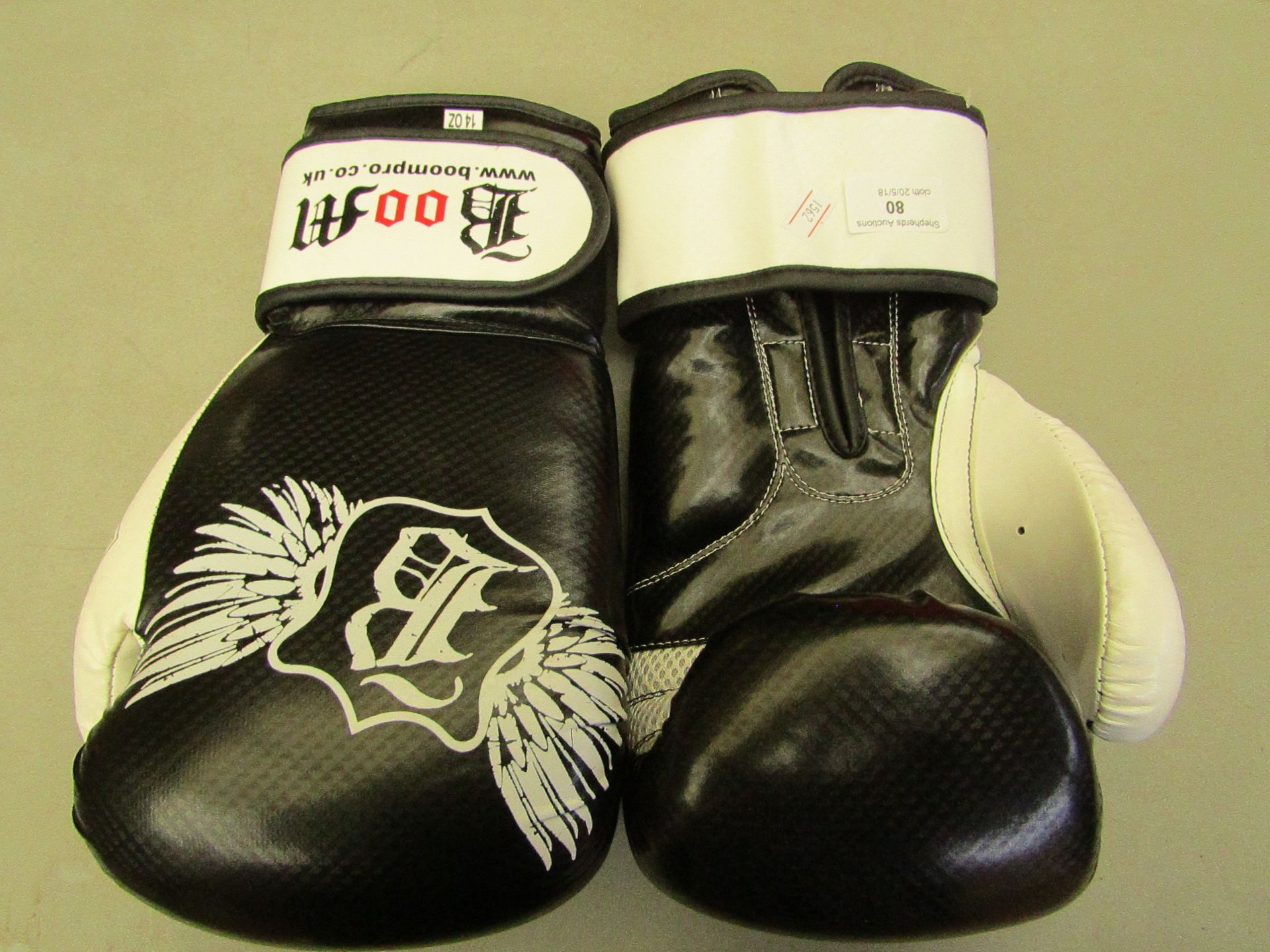 1 X Pair of Boompro boxing gloves 14OZ