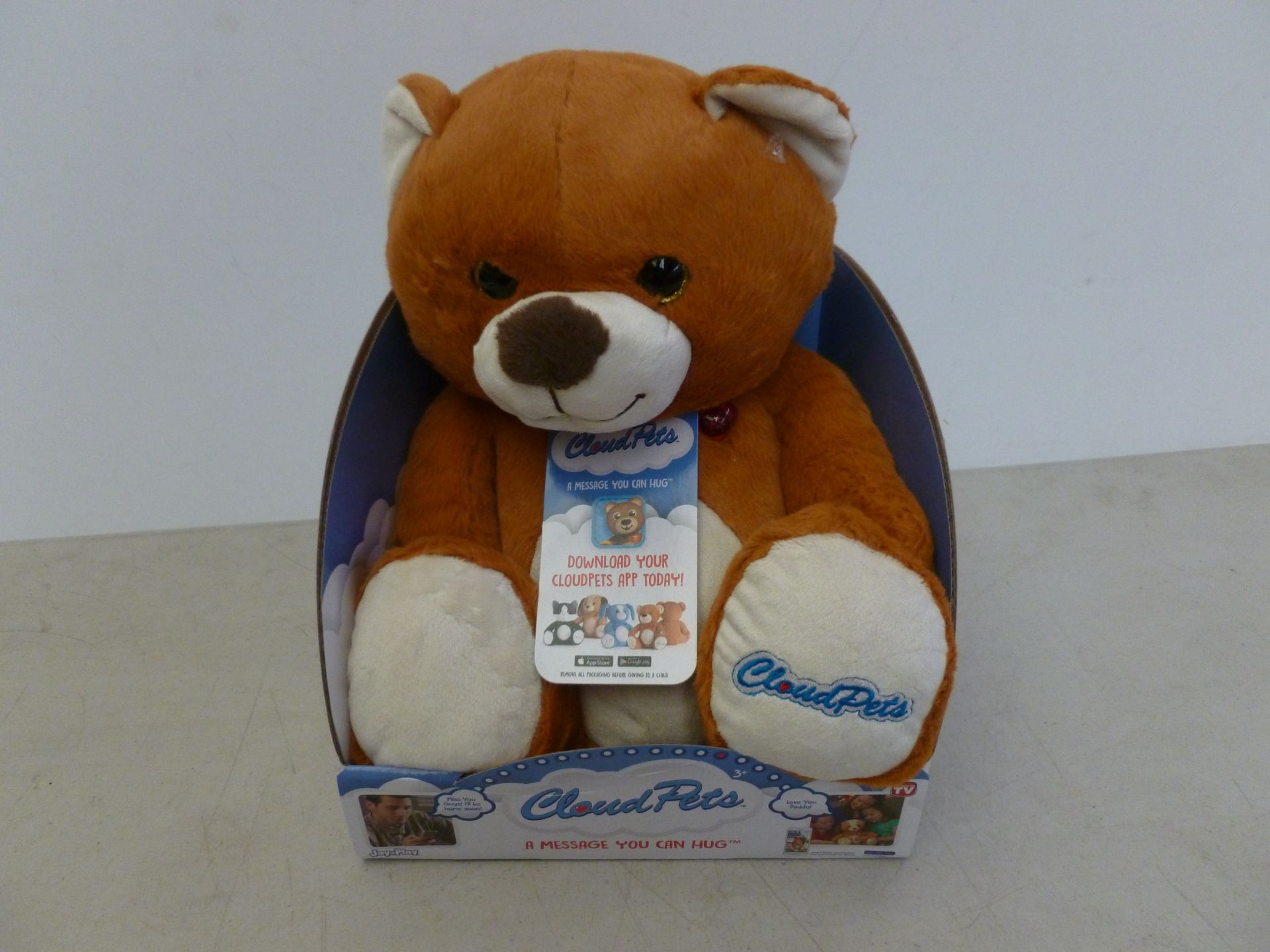 Cloud Pets interactive Speaking Bear, Use a App to send a message to the bear nad it will read it to