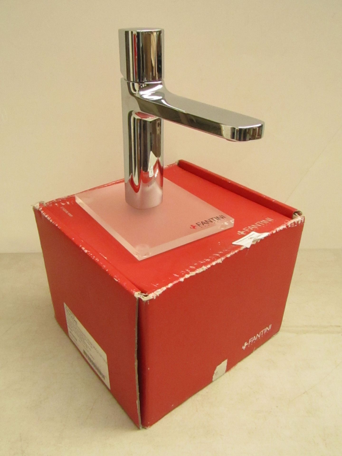 Fantini Tap display with box