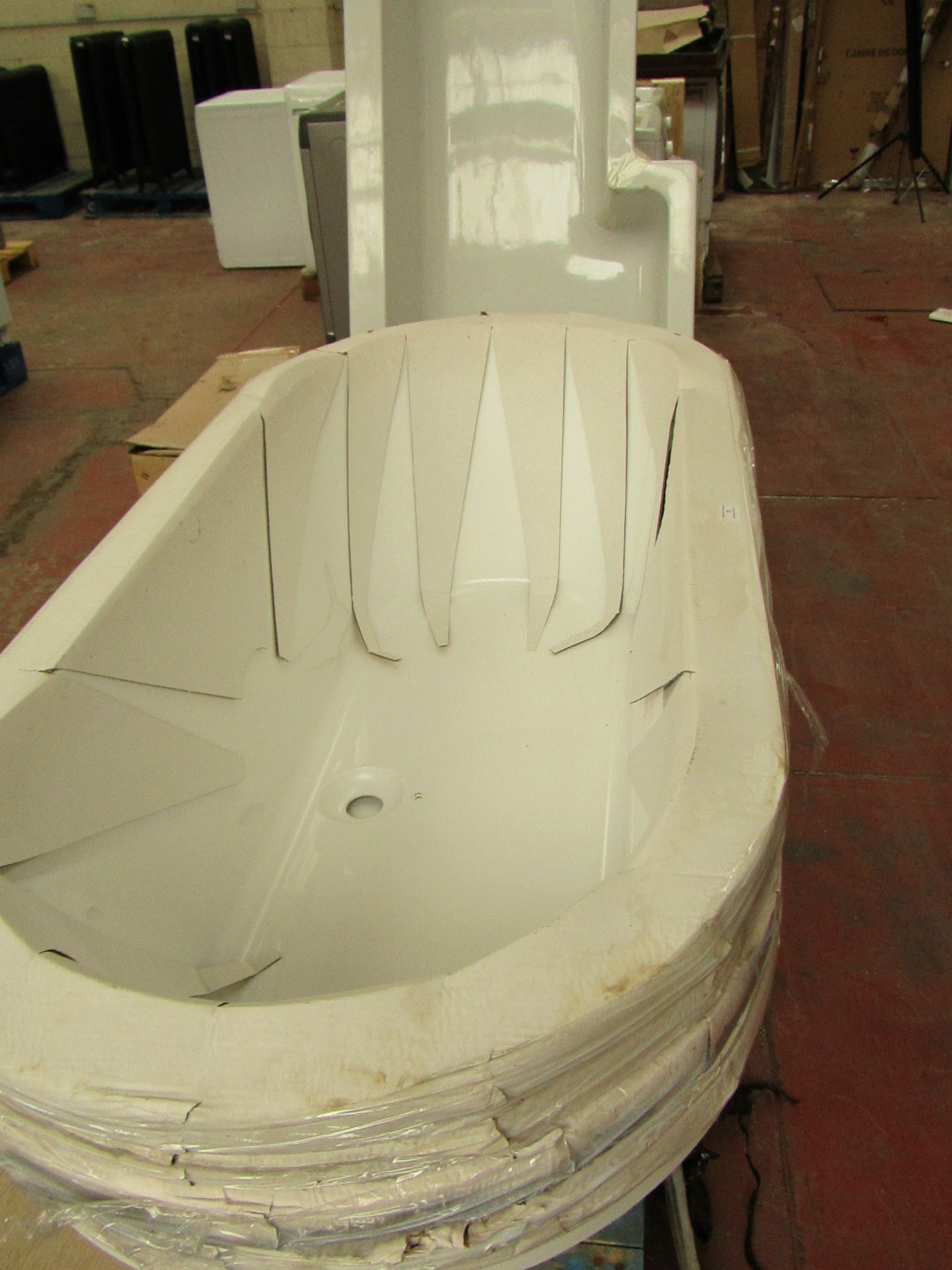 1560mm Oval inset bath