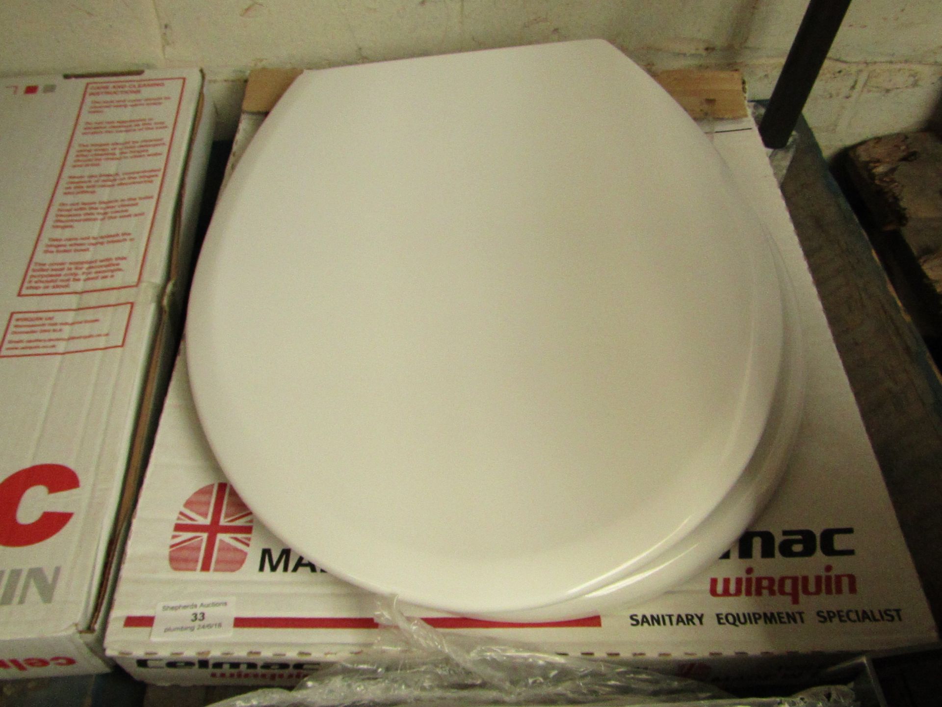 Wirquin toilet seat in packaging