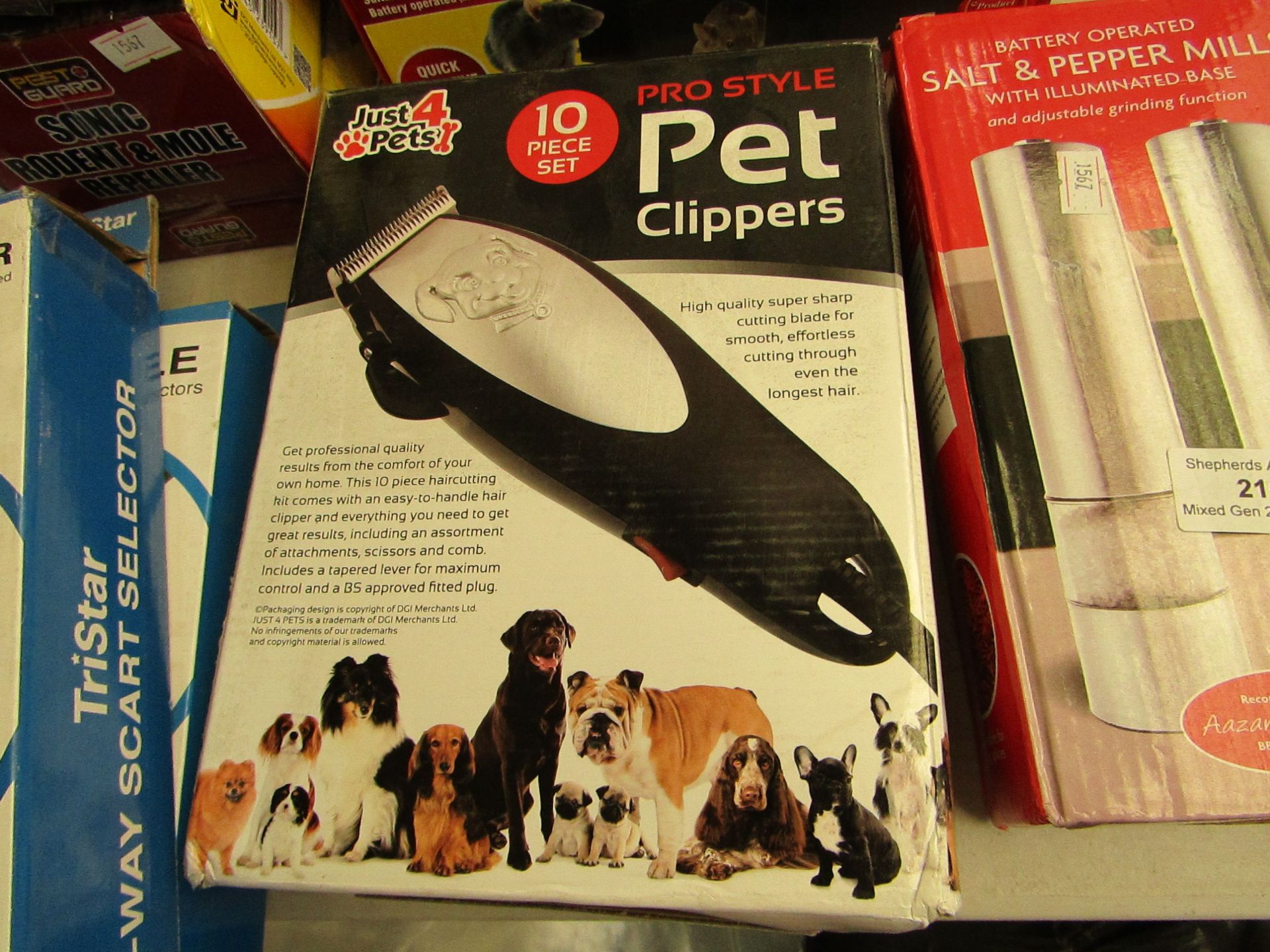 Simply 4 Pets pro style pet clippers, tested working and boxed.