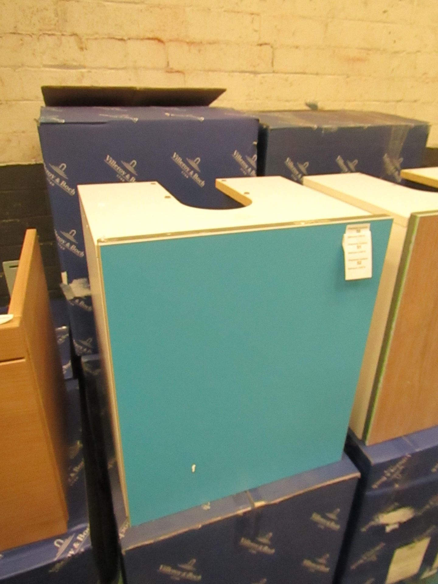 Villeroy and Boch frame to frame vanity unit 400mm, Prod no. A80300NQ brand new and boxed. RRP Circa