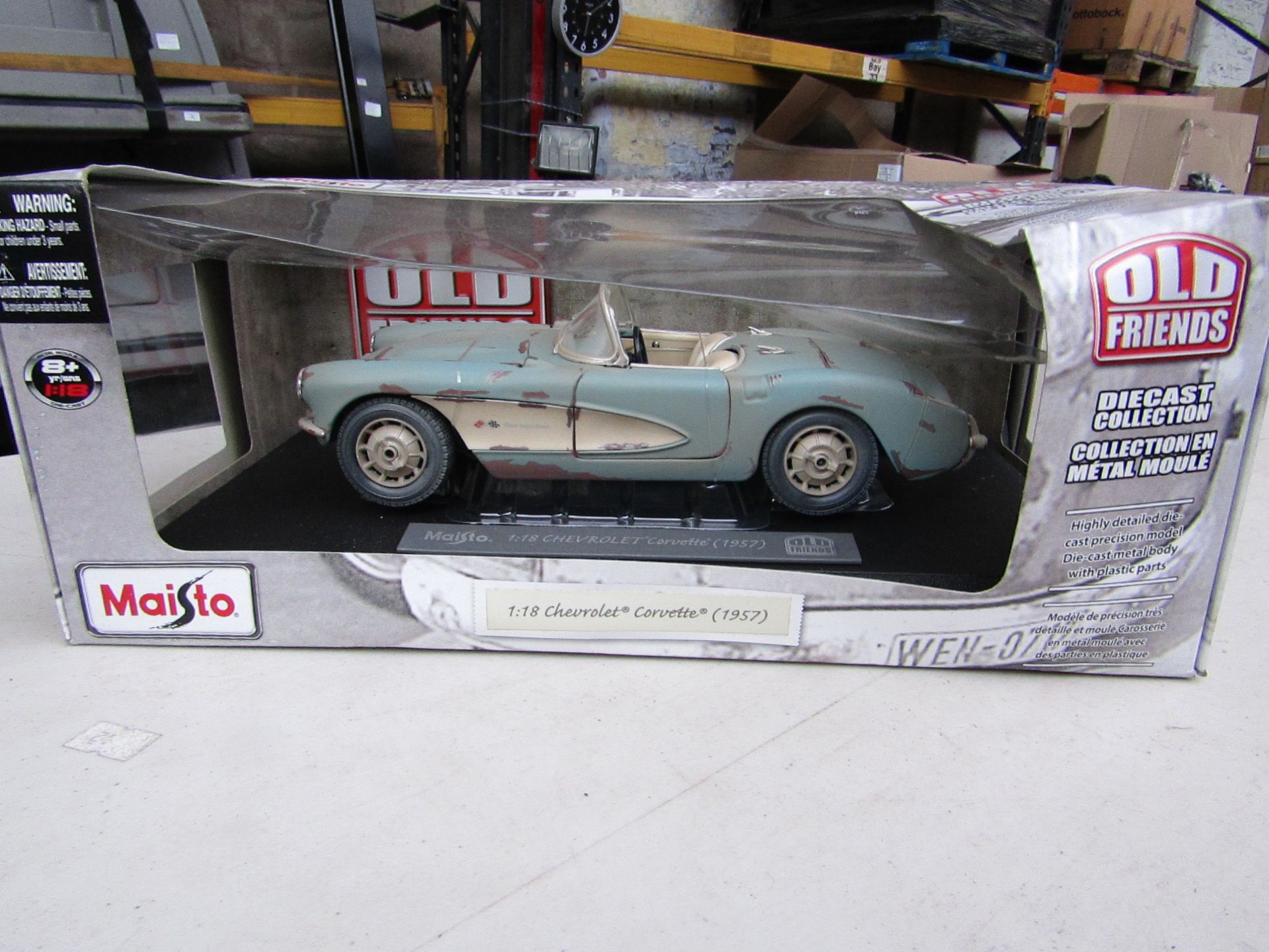 Maisto Old friends 1:18 scale model of a 1957 Chevrolet Corvette, in original packaging