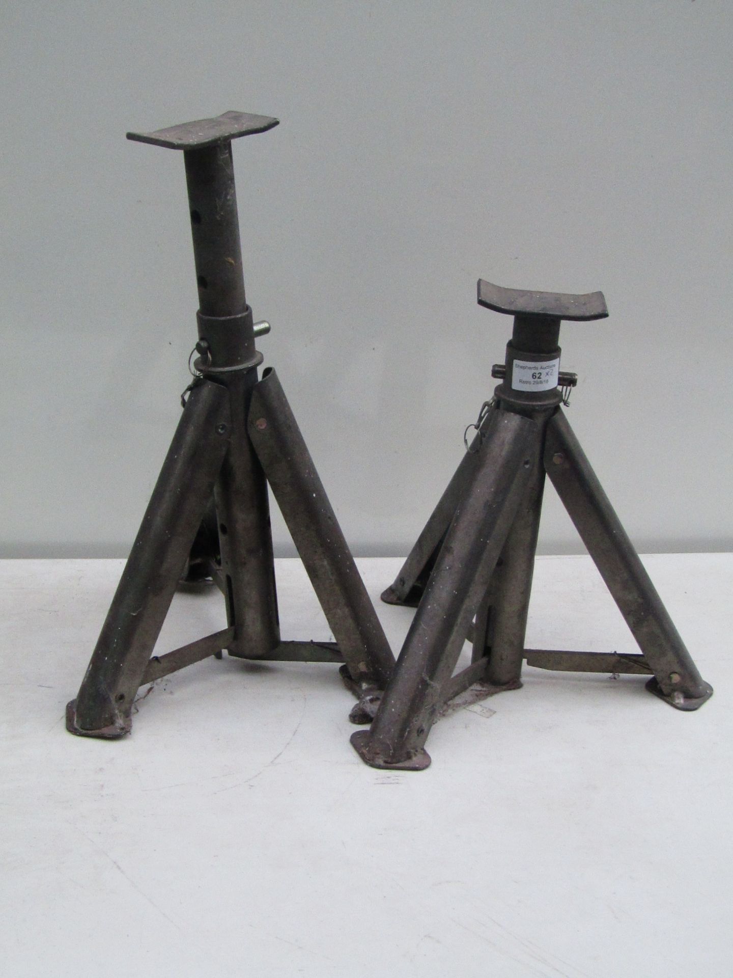 Axle stand, complete but used.