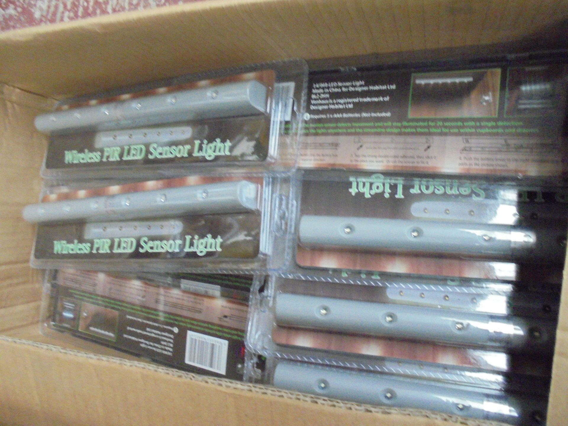 5x LED sensor light, unchecked and boxed.