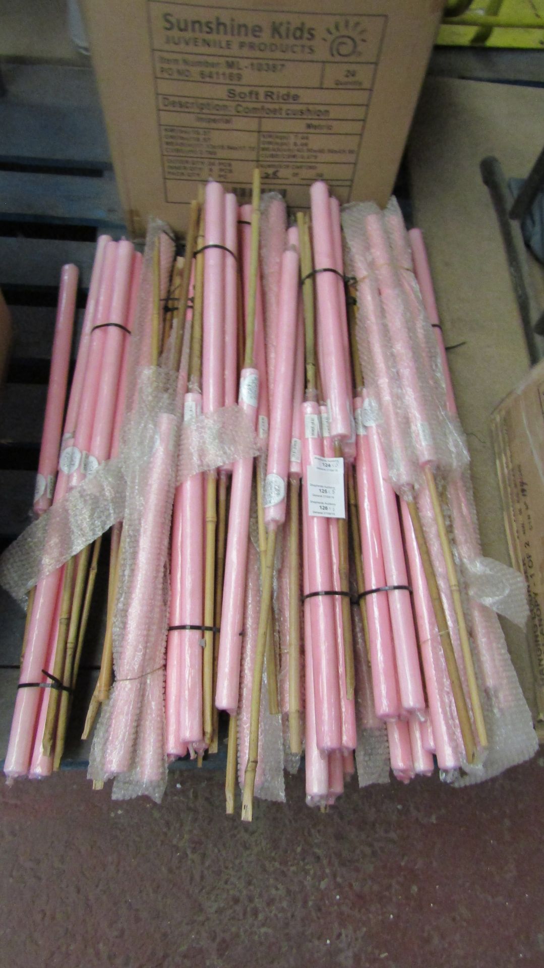 Pack of 6x 2.5ft Garden candles Mounted on Bamboo canes, new