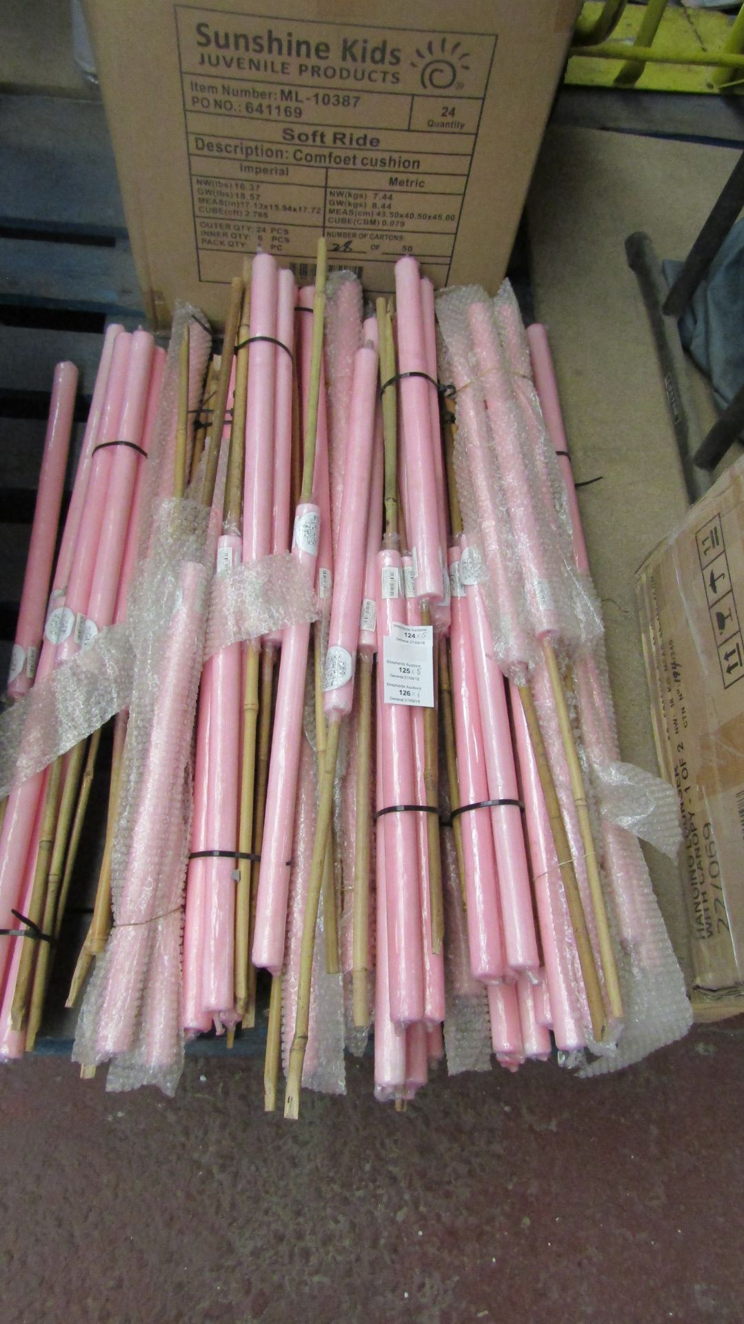 Pack of 6x 2.5ft Garden candles Mounted on Bamboo canes, new