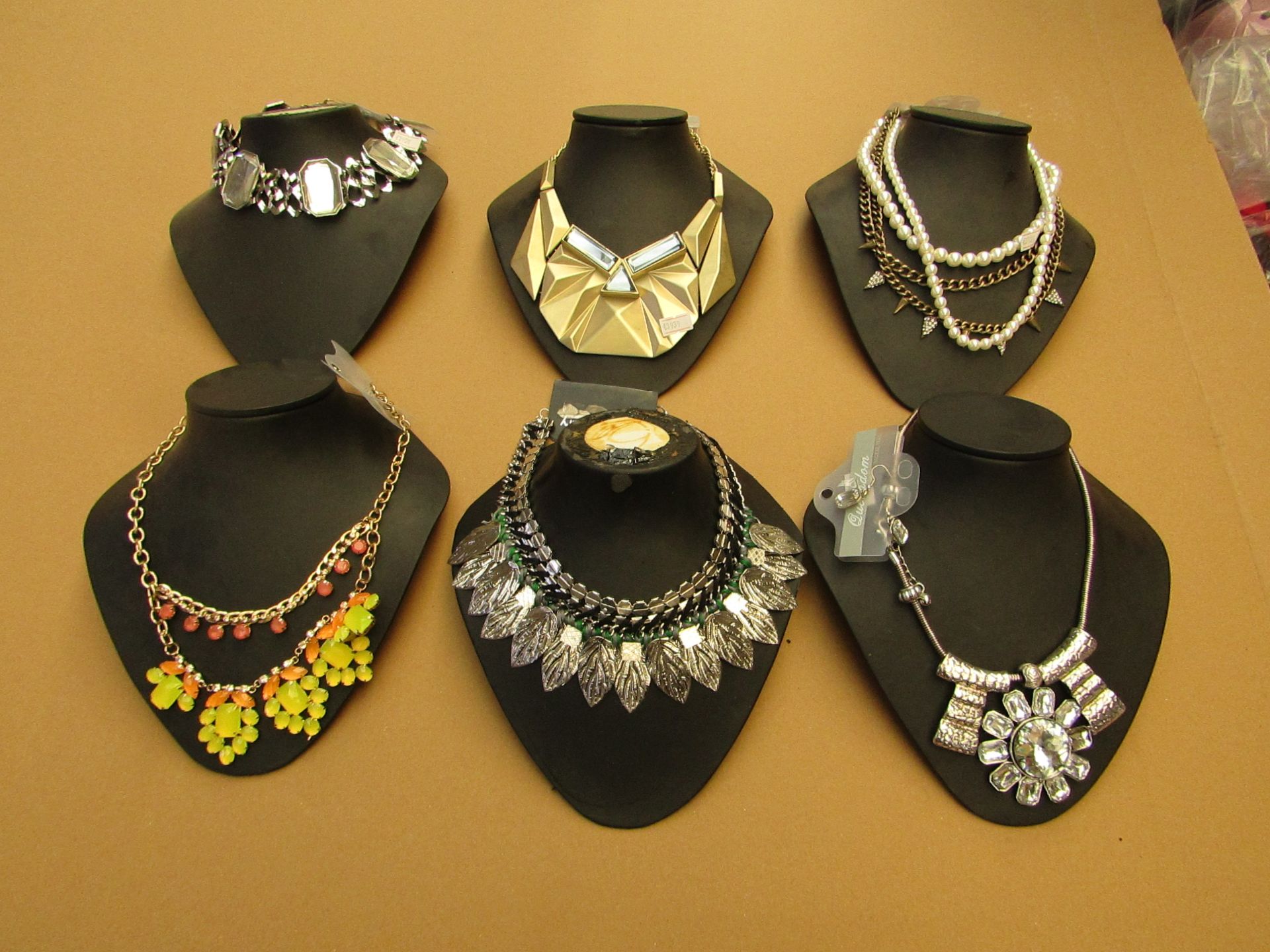 5 x Fashion Necklaces new (randomly picked)