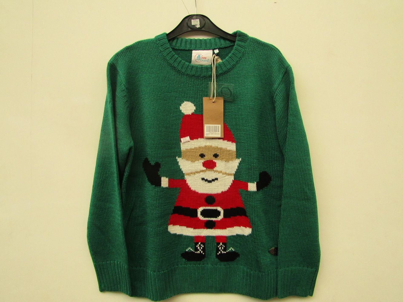 Clothing Auction containing; Regatta Fleeces/coats, Xmas Jumpers, Egyptian Cotton Towels, costume jewellery and much more!