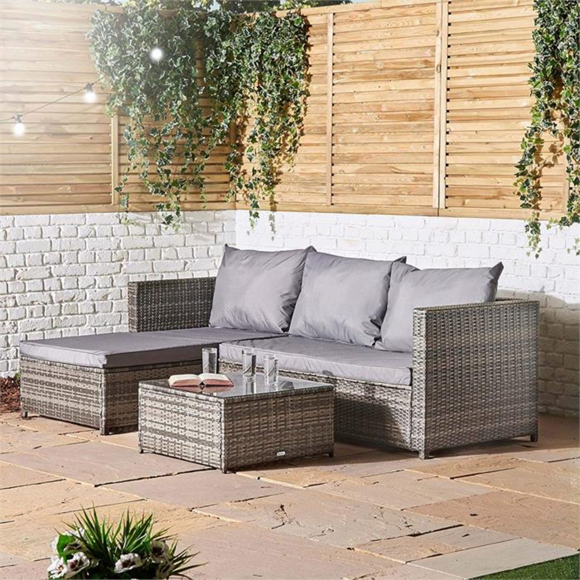 Rattan Corner Sofa Set. Unchecked (In 2 boxes). RRP Circa £289.99 Please note by Bidding on this