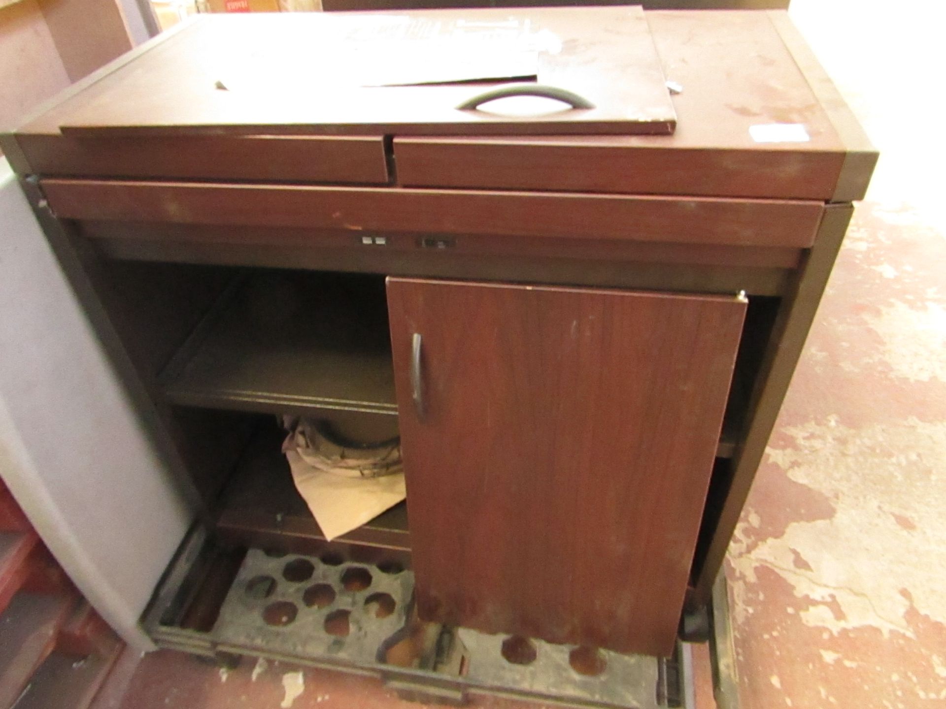 Hostess Buffet server trolley with heated top, heats up but is slightly damaged and missing screws