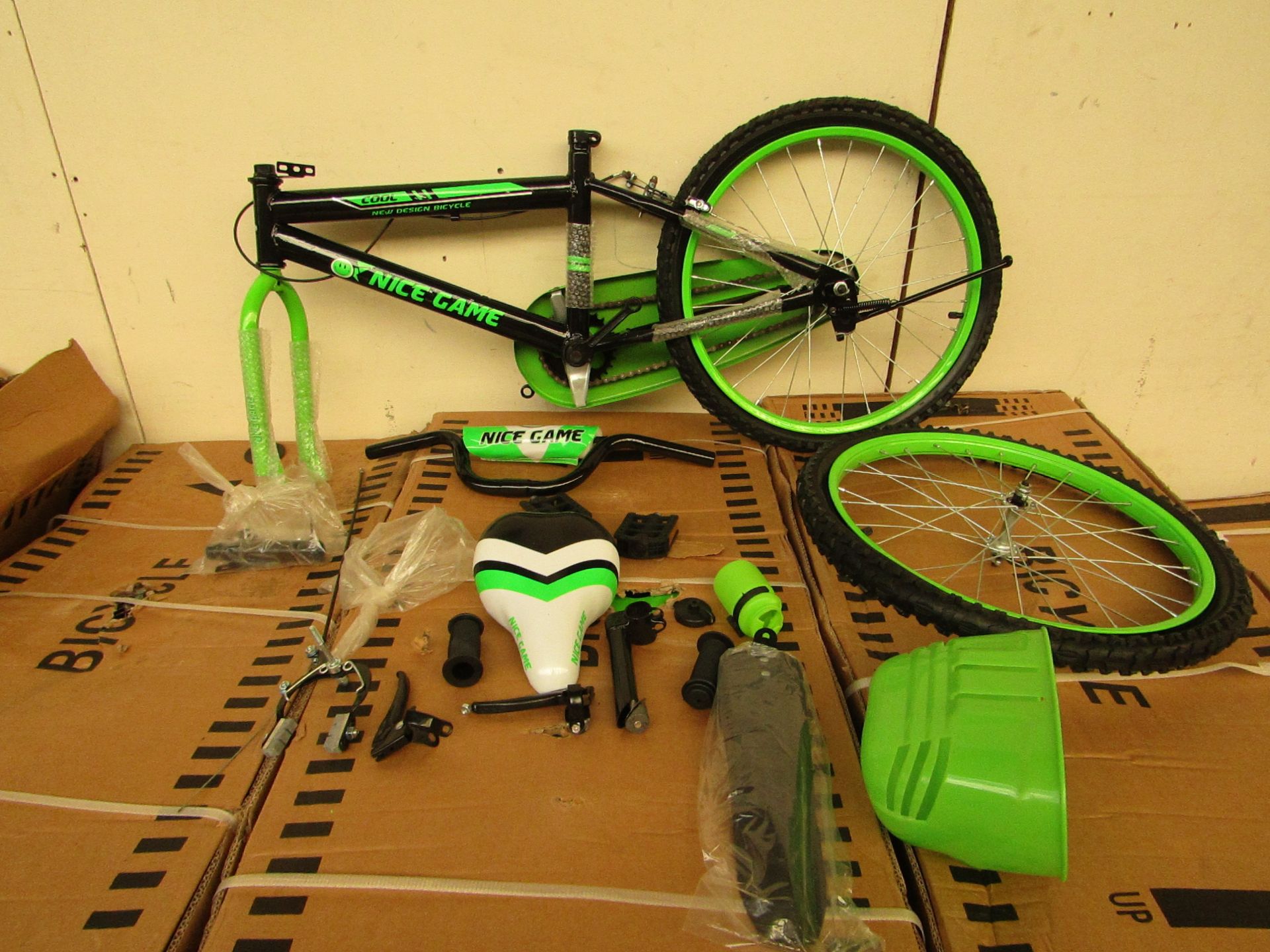 Nice game Green colour bicycle, 20" frame, new and boxed.