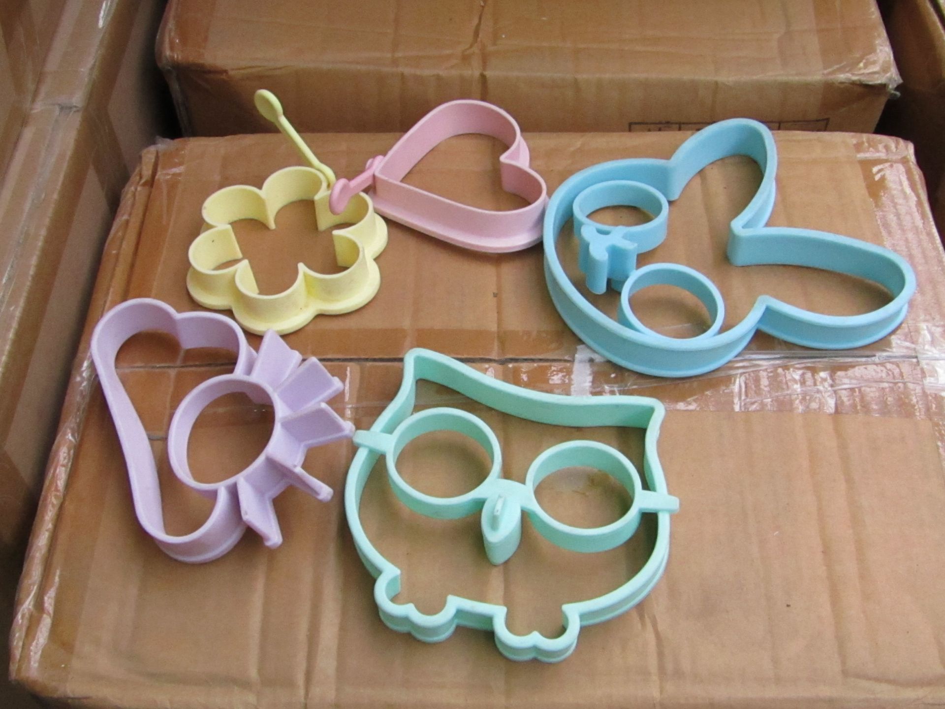 Box of approx 40x 5 piece Silicone Egg Rings, new in packaging