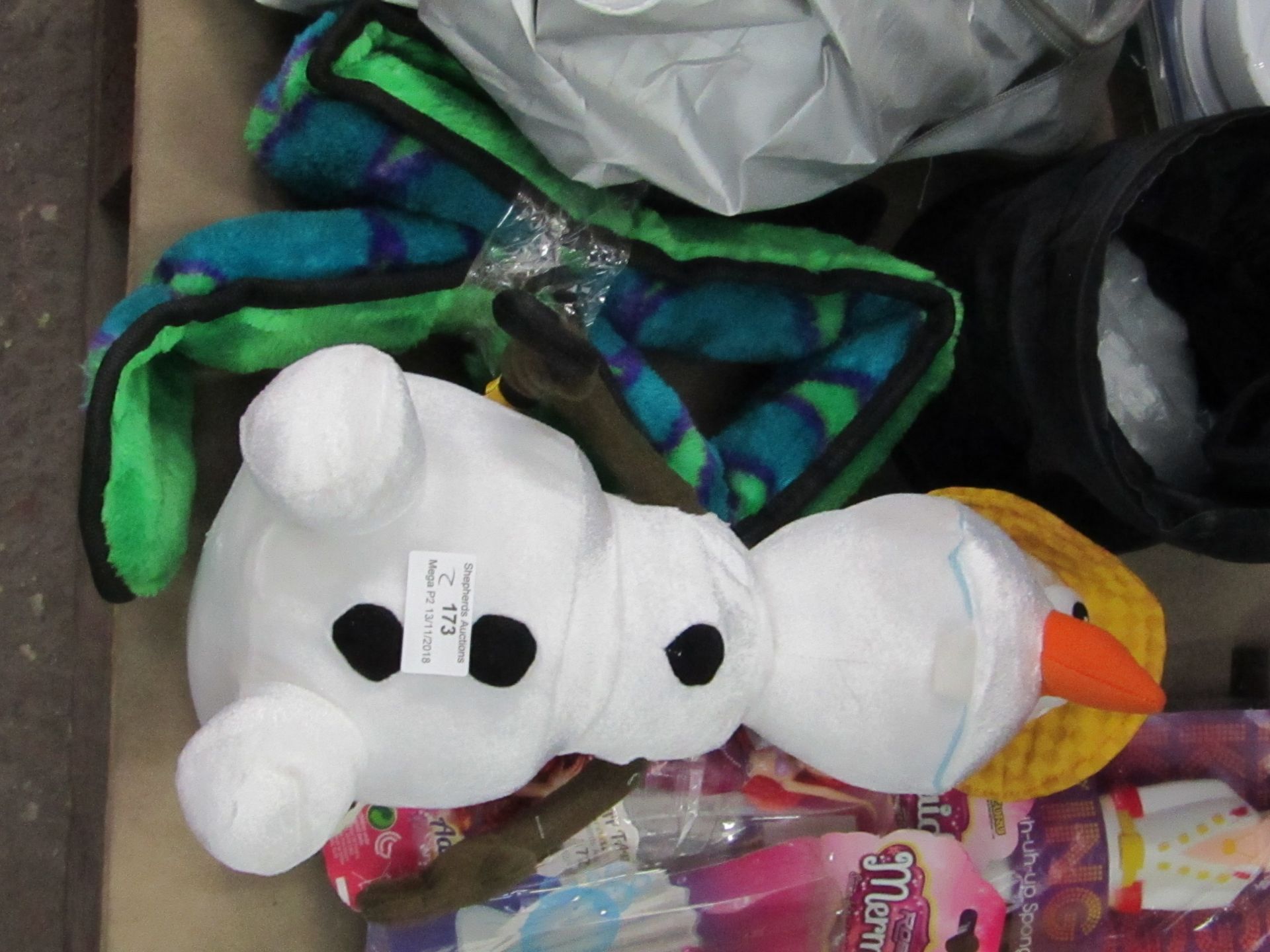 2x Plush toys, both unchecked and boxed.