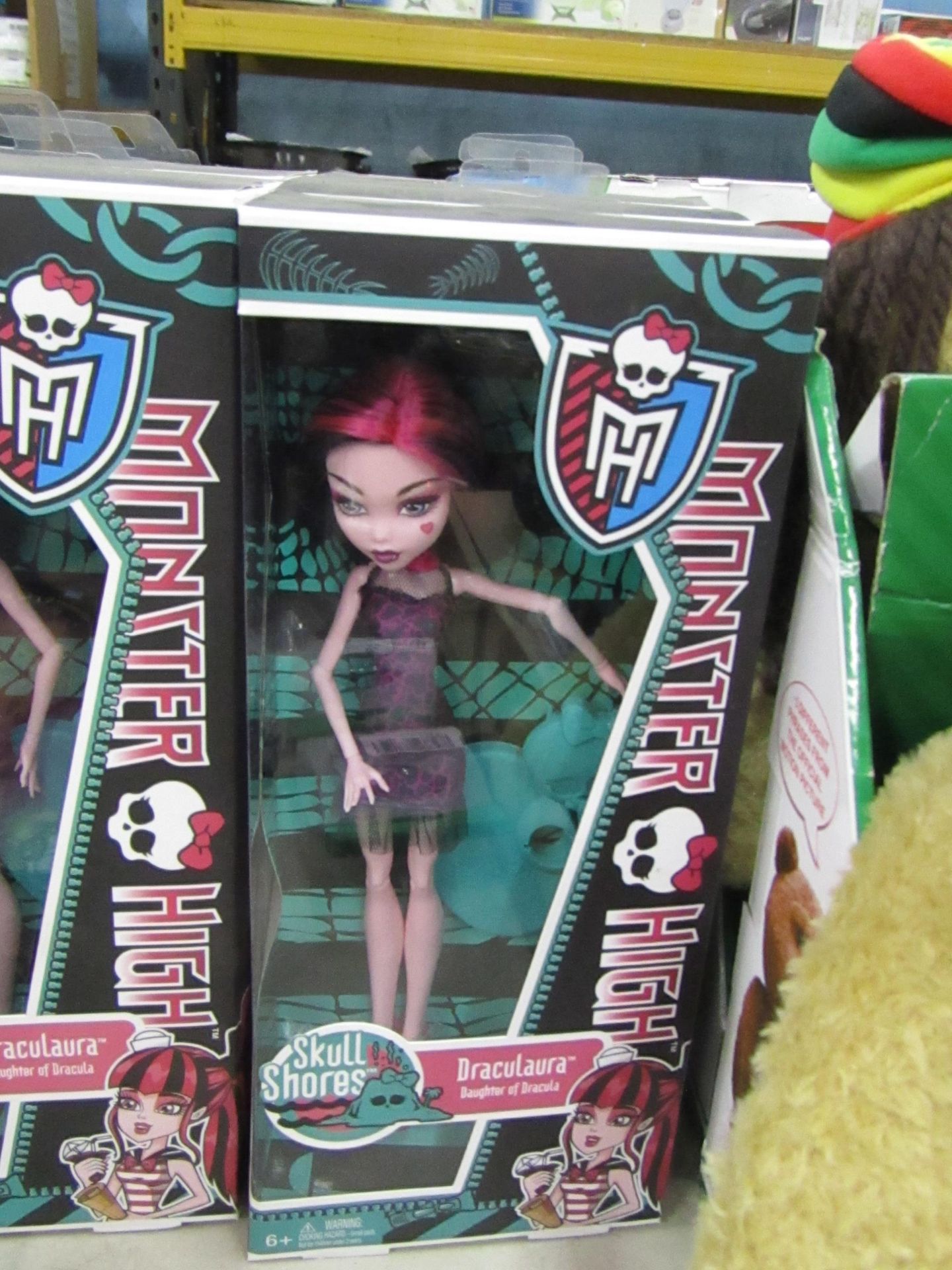 Monster High draculaura doll, new and boxed.