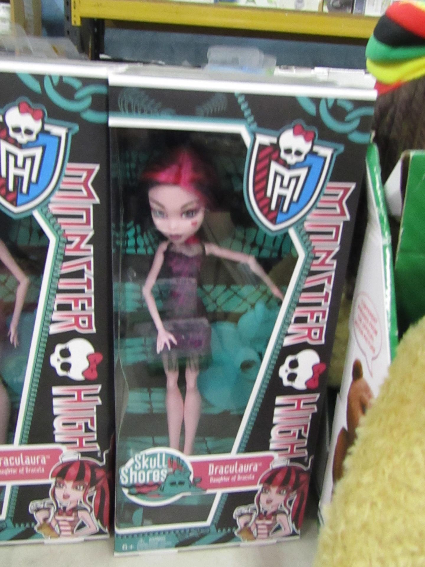 Monster High draculaura doll, new and boxed.