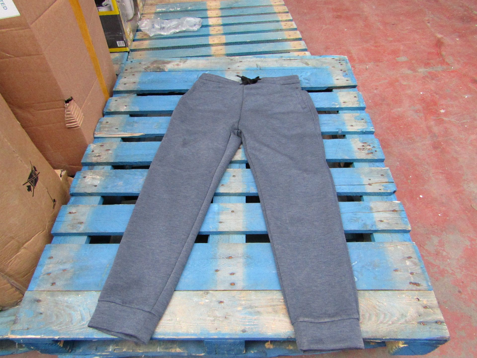 32 Degrees mens jogger pants, size M, no visible damage