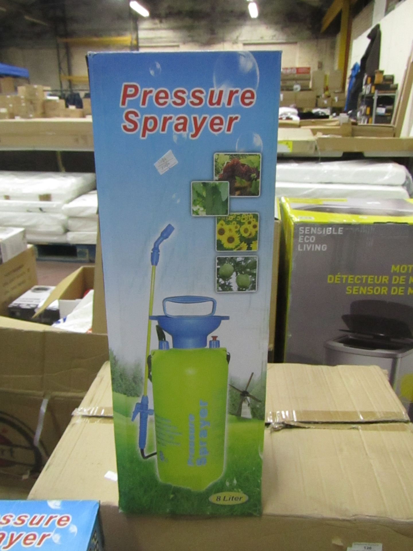 pressure sprayer 8liter new and boxed