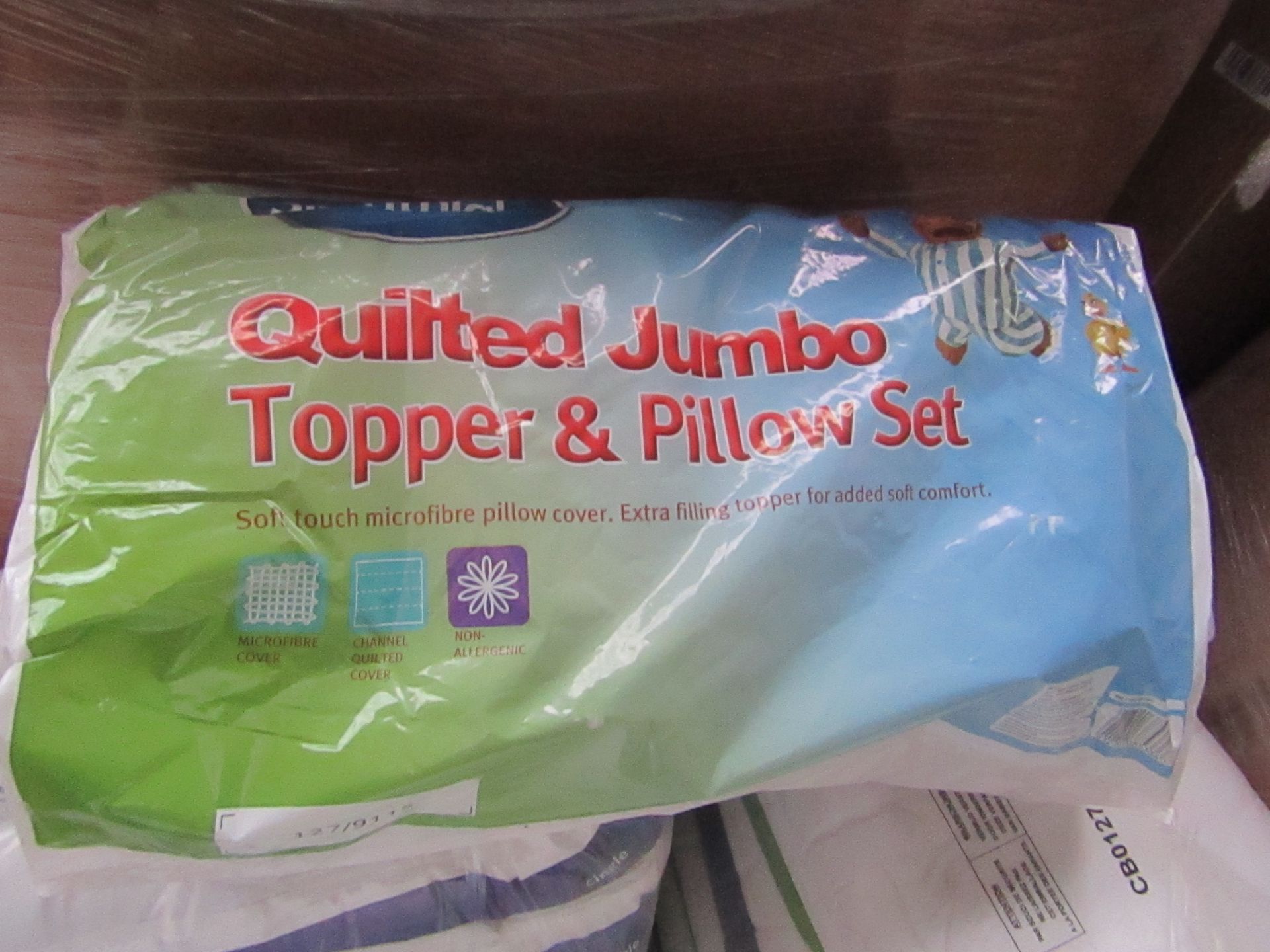 Silent Night Quilted Jumbo topper and pillow set single, brand new and packaged.  RRP £11.99