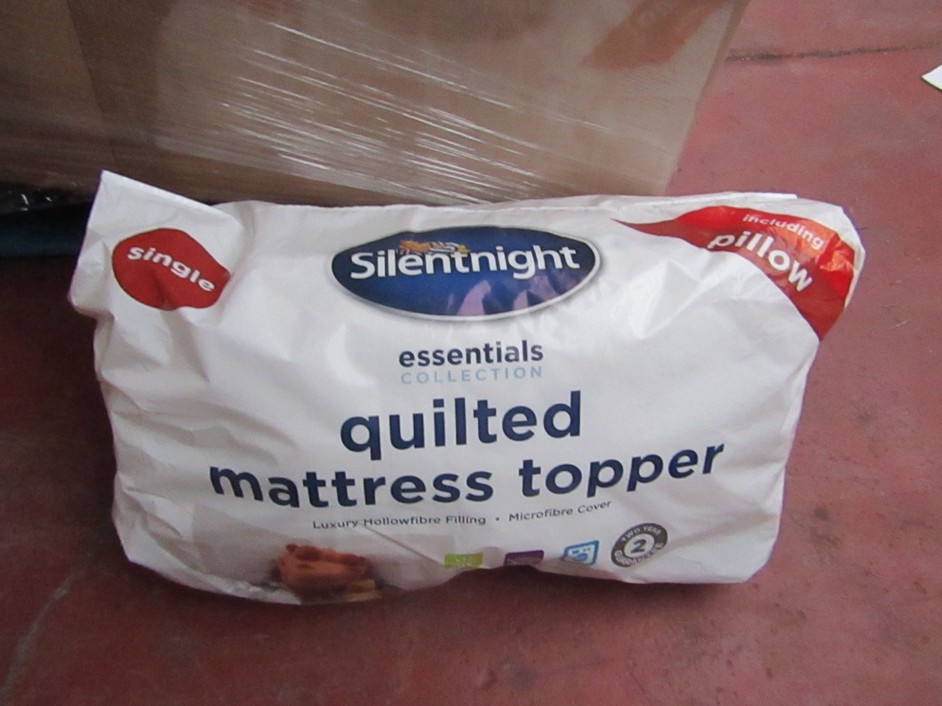 Silent Night Essentials Collection quilted mattress topper and pillow set, size single, brand new