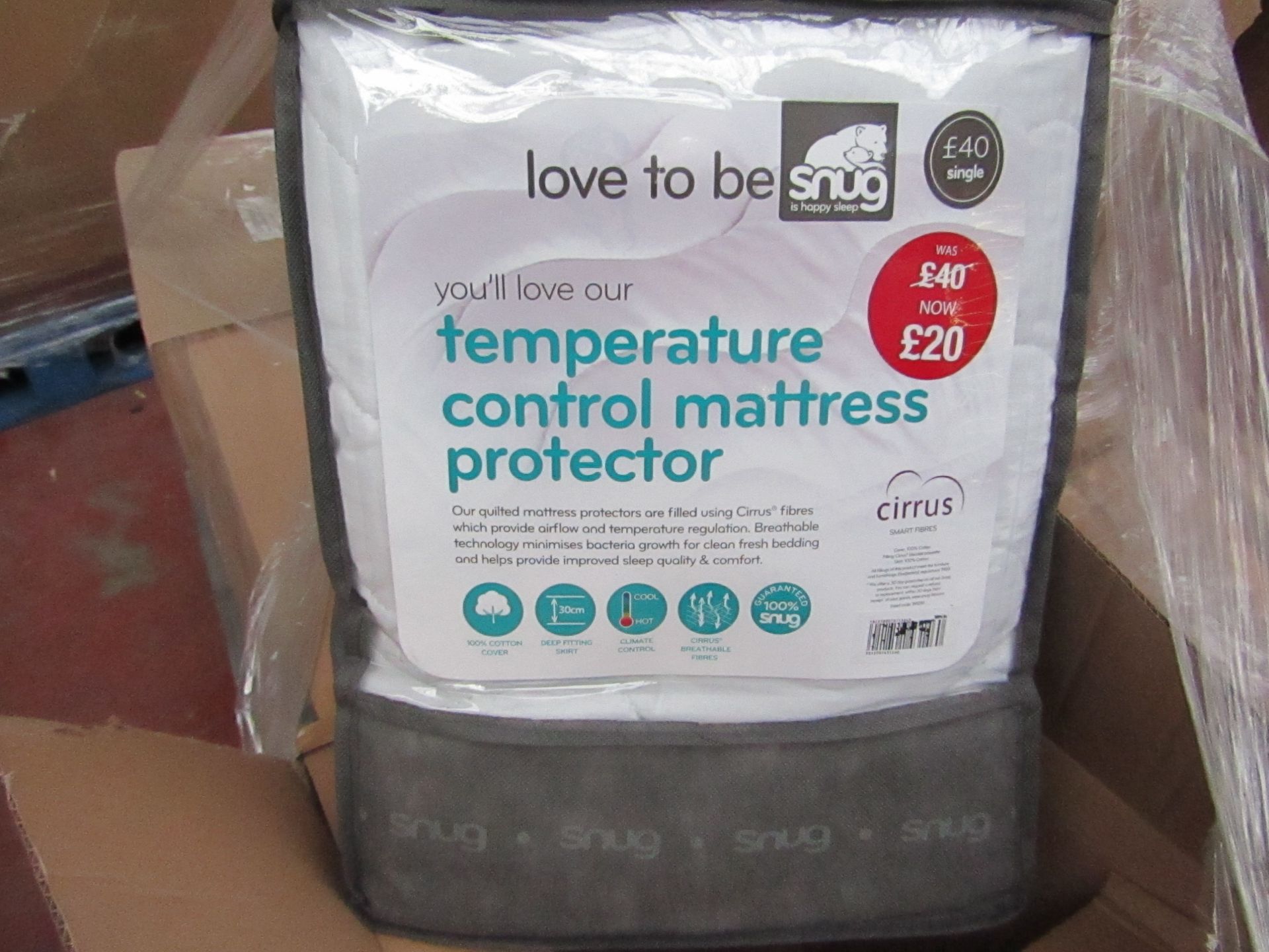 Snug Single Temperature control Mattress Protector, new in carry bag, RRP £40