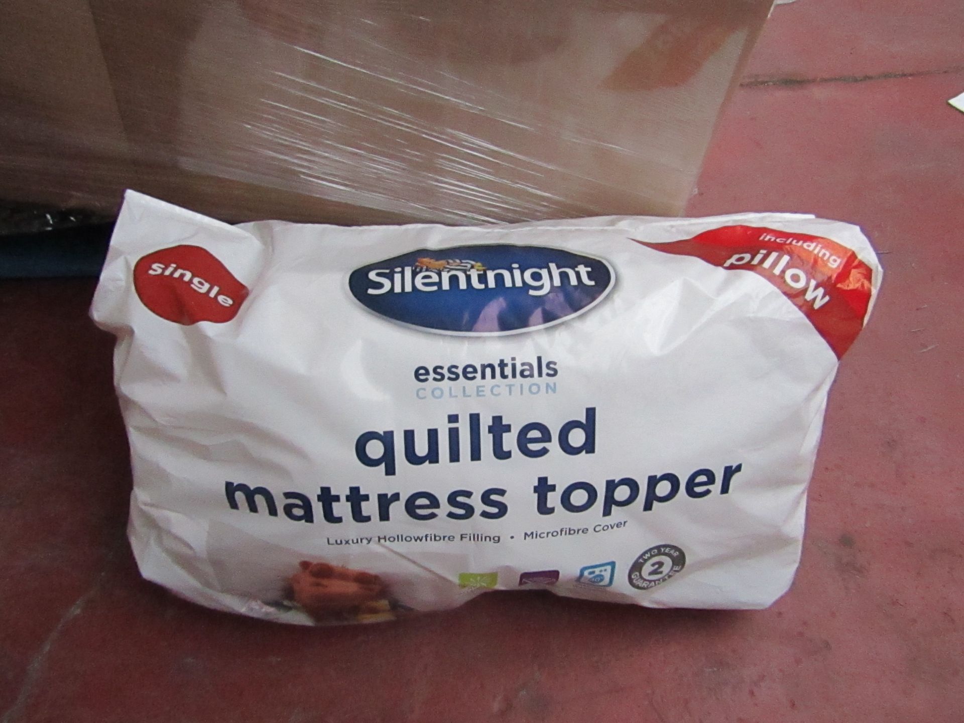 Silent Night Essentials Collection quilted mattress topper and pillow set, size single, brand new
