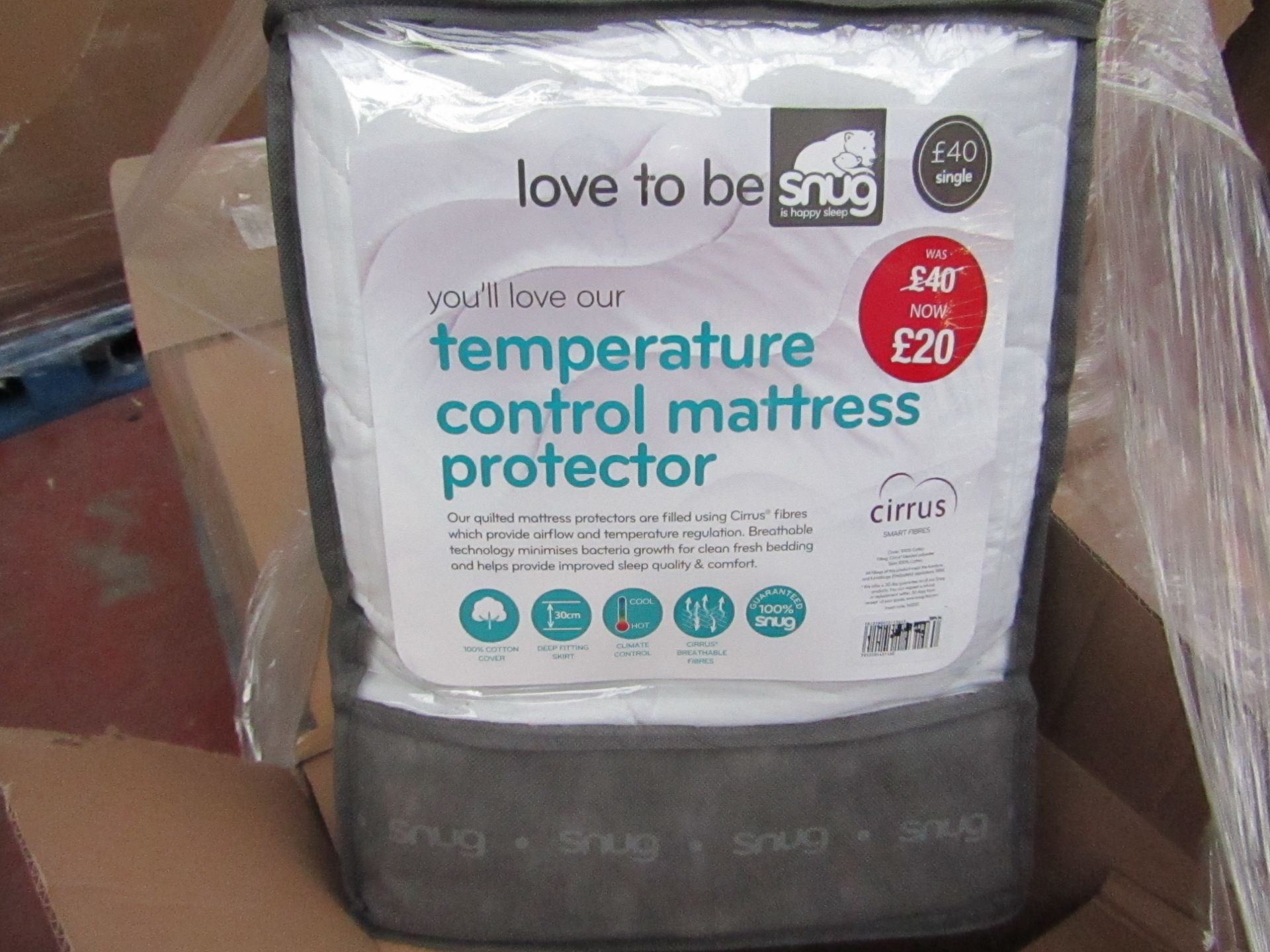 Snug Single Temperature control Mattress Protector, new in carry bag, RRP £40