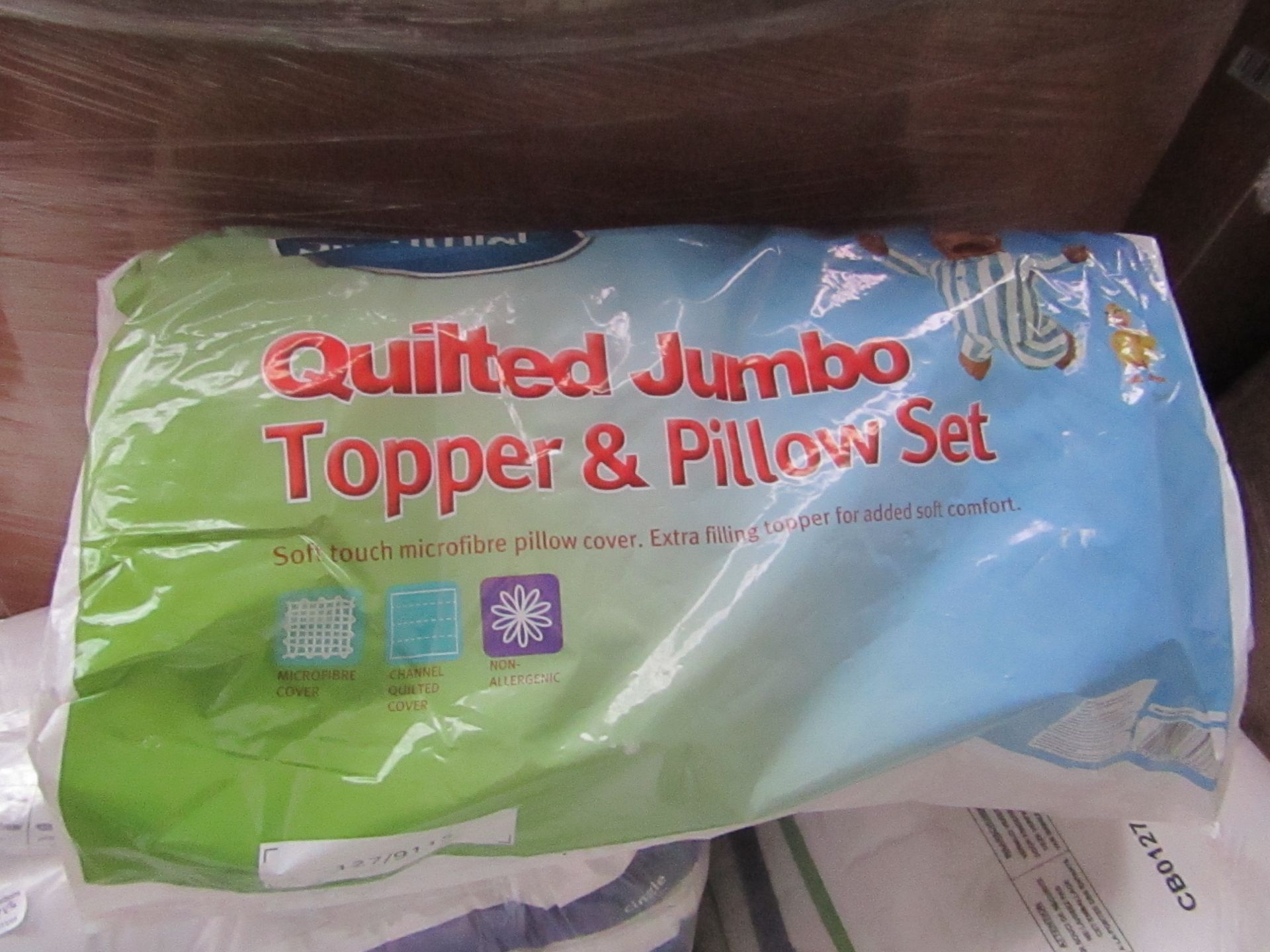 Silent Night Quilted Jumbo topper and pillow set single, brand new and packaged.  RRP £11.99