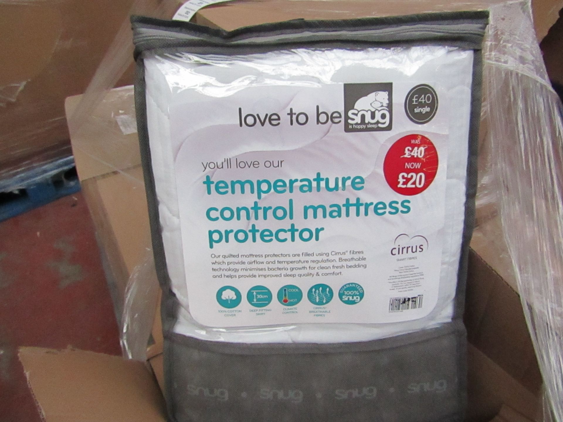 Snug Single Temperature control Mattress Protector, new in carry bag, RRP £40