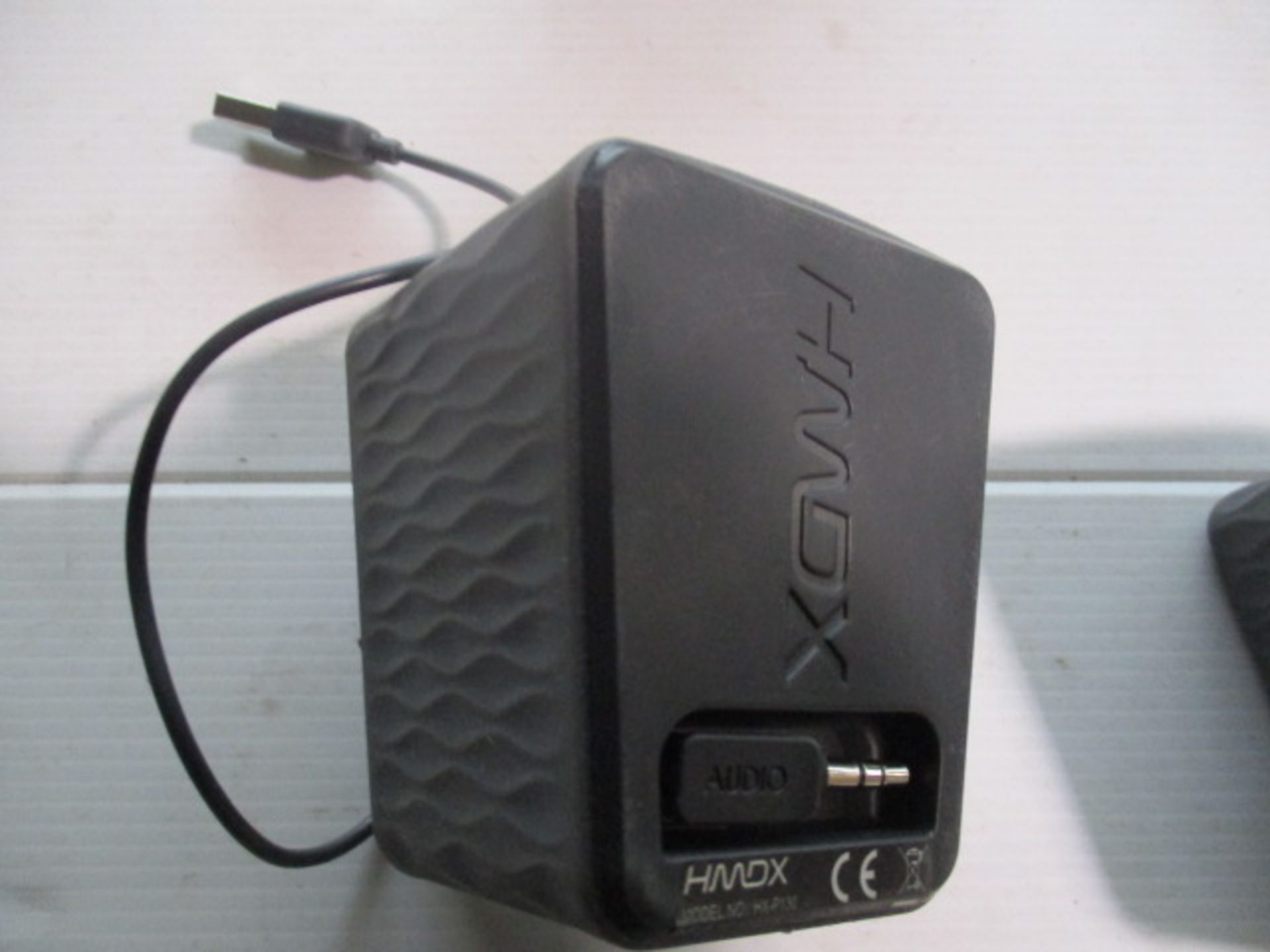 Wireless bluetooth speaker as pictured