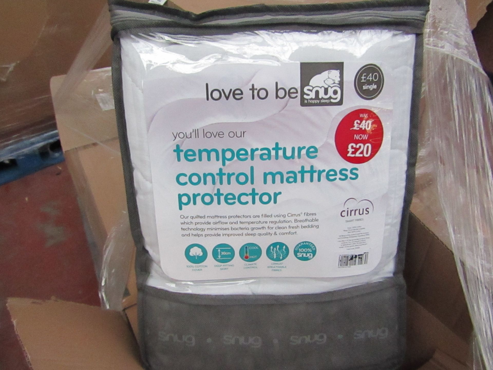 Snug Single Temperature control Mattress Protector, new in carry bag, RRP £40