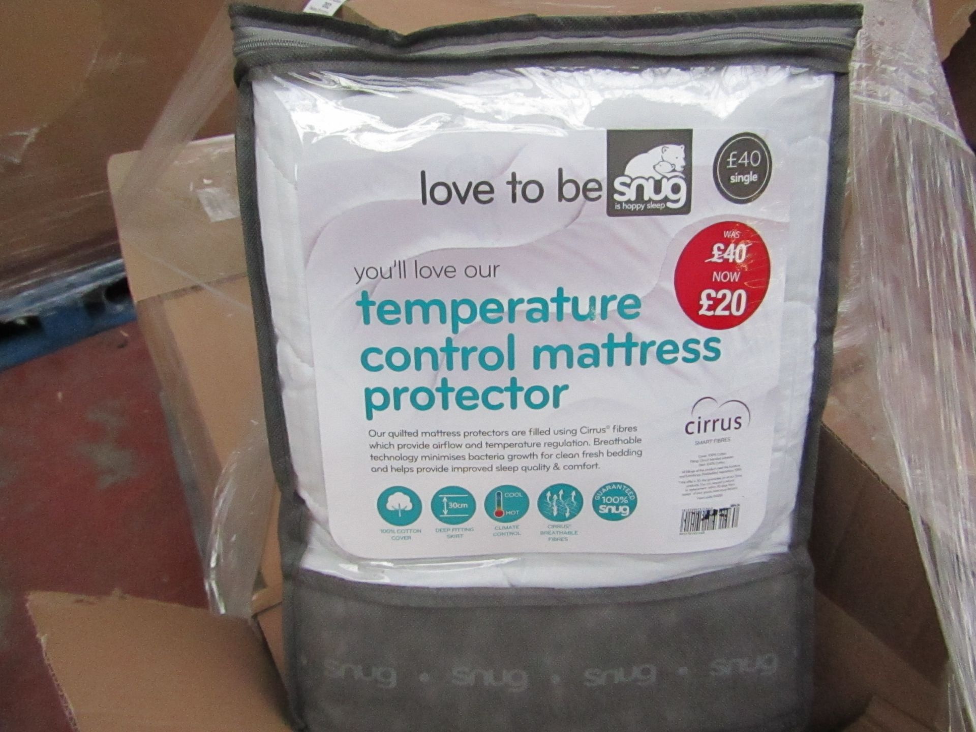 Snug Single Temperature control Mattress Protector, new in carry bag, RRP £40