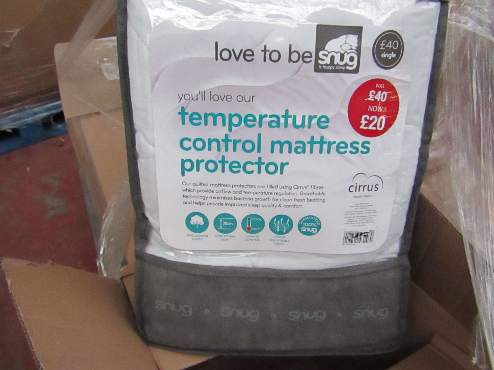 Snug Single Temperature control Mattress Protector, new in carry bag, RRP £40