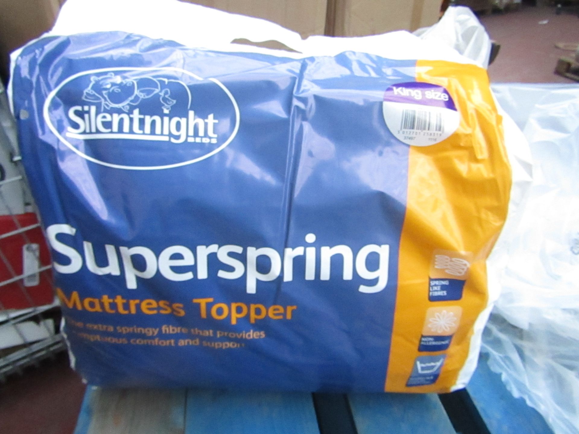 Silentnight Super Spring mattress topper, kingsize, brand new and packaged. RRP £29.99