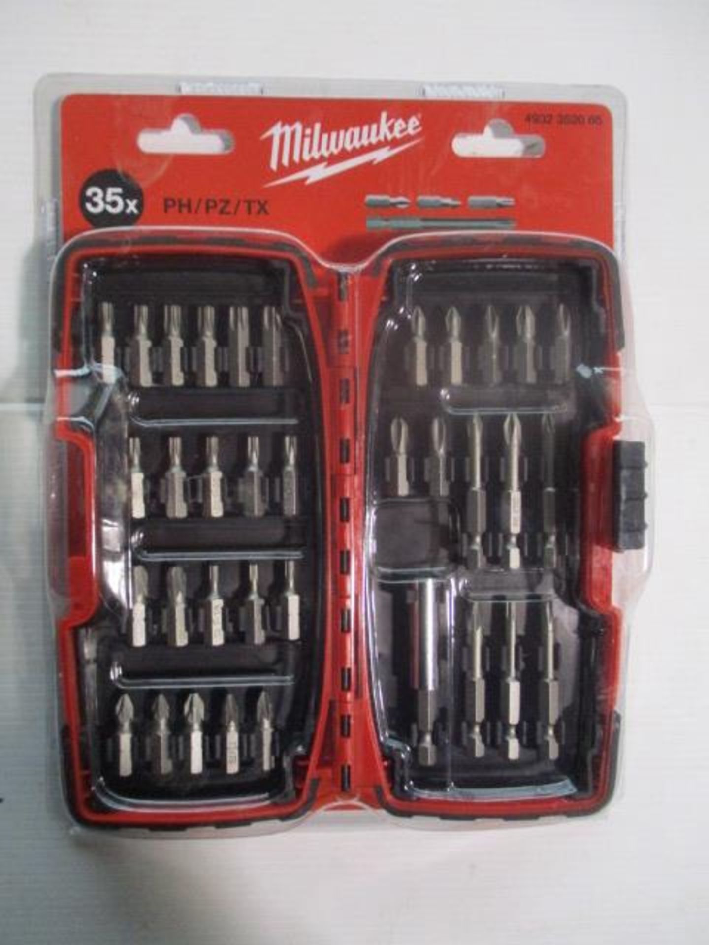 1pc Milwaukee Brand new Sealed premium quality 35pc Bit set in hard shell case original rrp £34.99.