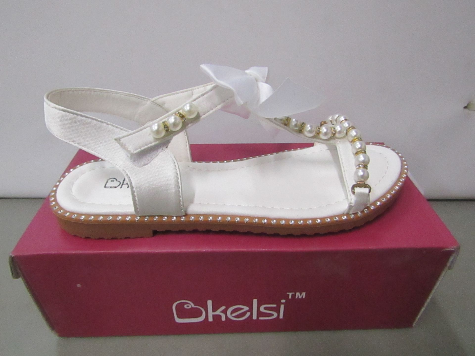 Kelsi Girls sandal with bead design and bow on the front size 11 new & boxed