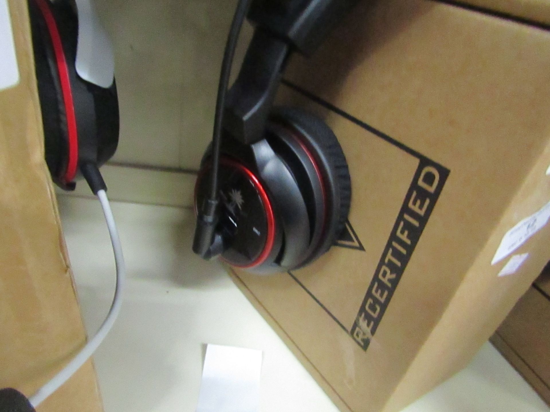 Turtle Beach Z300 gaming headset, tested working and boxed.