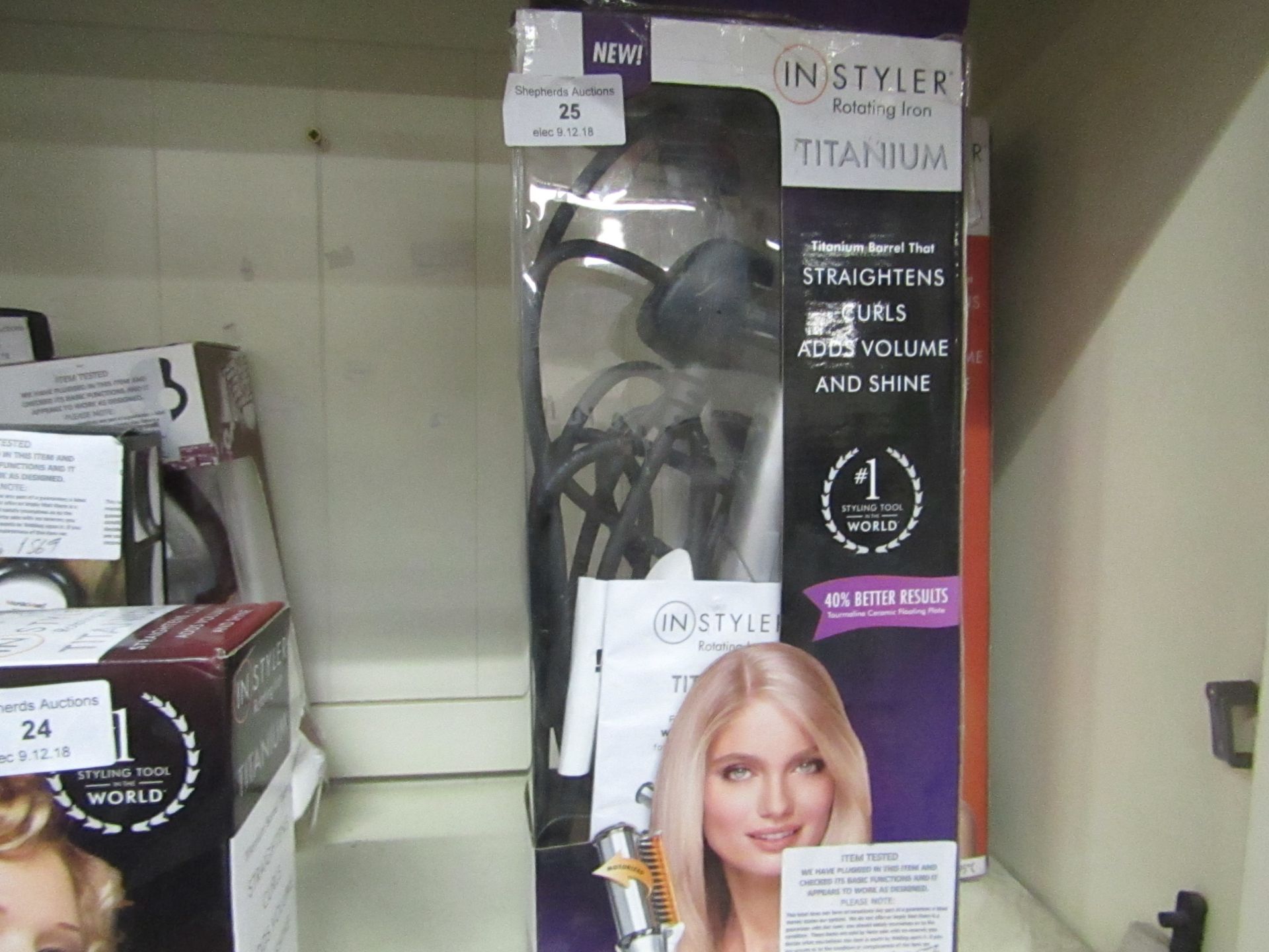 In Styler 4 in 1 rotating iron, tested working and boxed.  RRP £79.99