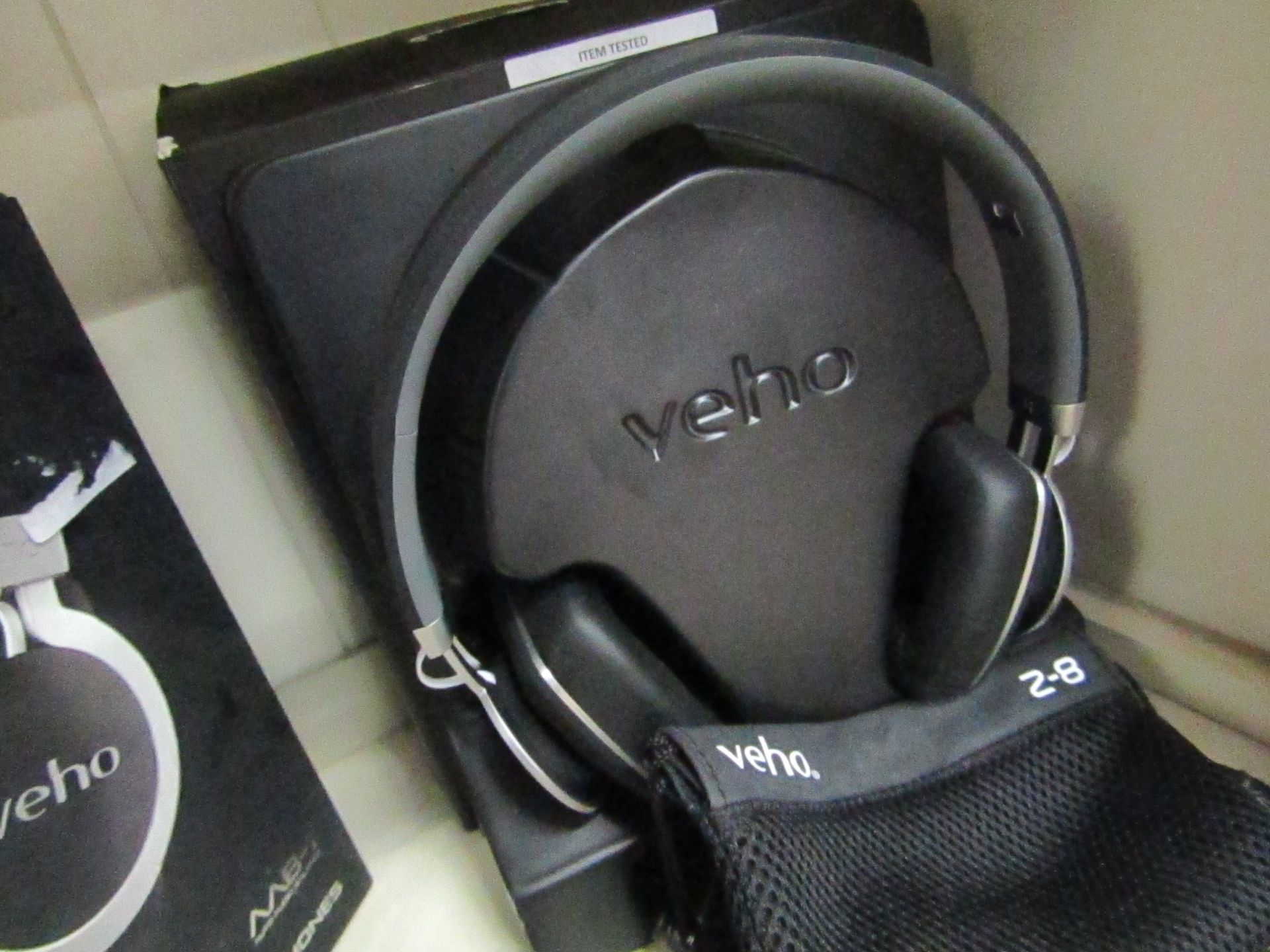 Veho 2.8 headphones, tested working and boxed.