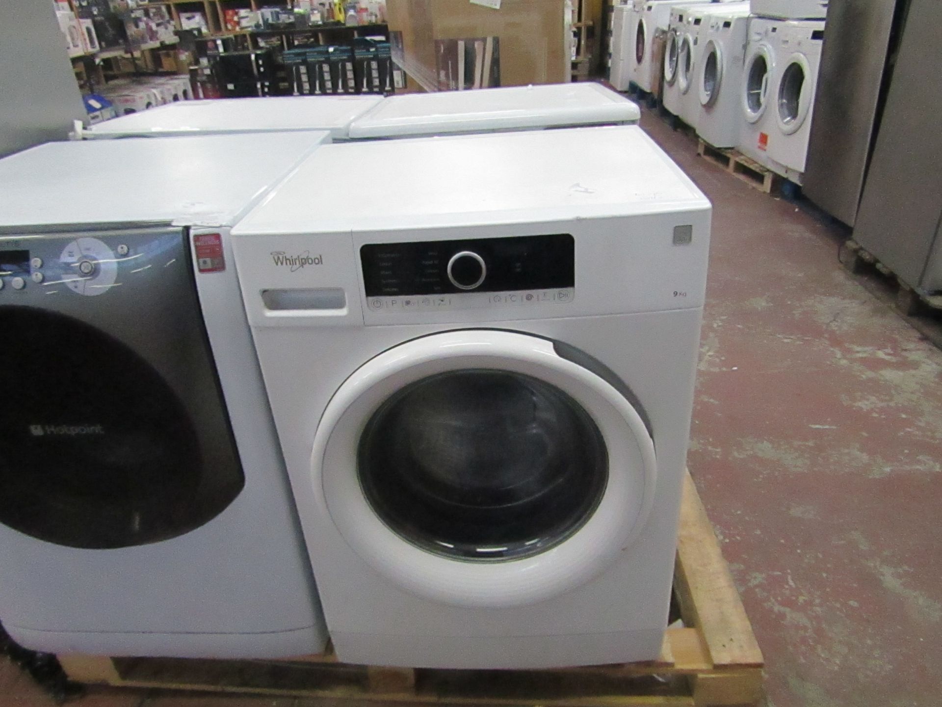 Whirlpool 6th Sense 9Kg washing machine, untested due to transport bolts.