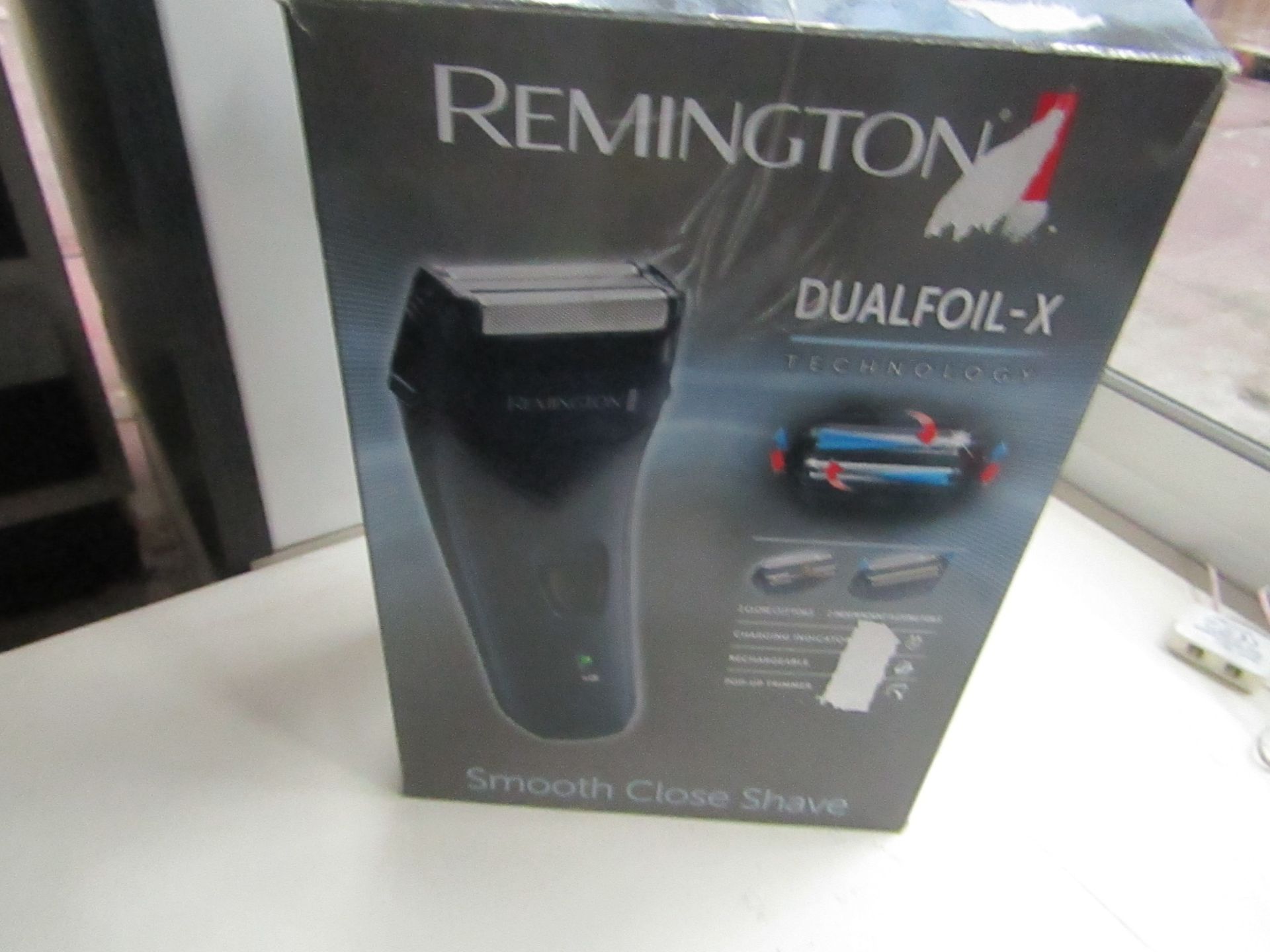 2x Remington Dual Foil-X beard trimmer, both tested working and boxed.