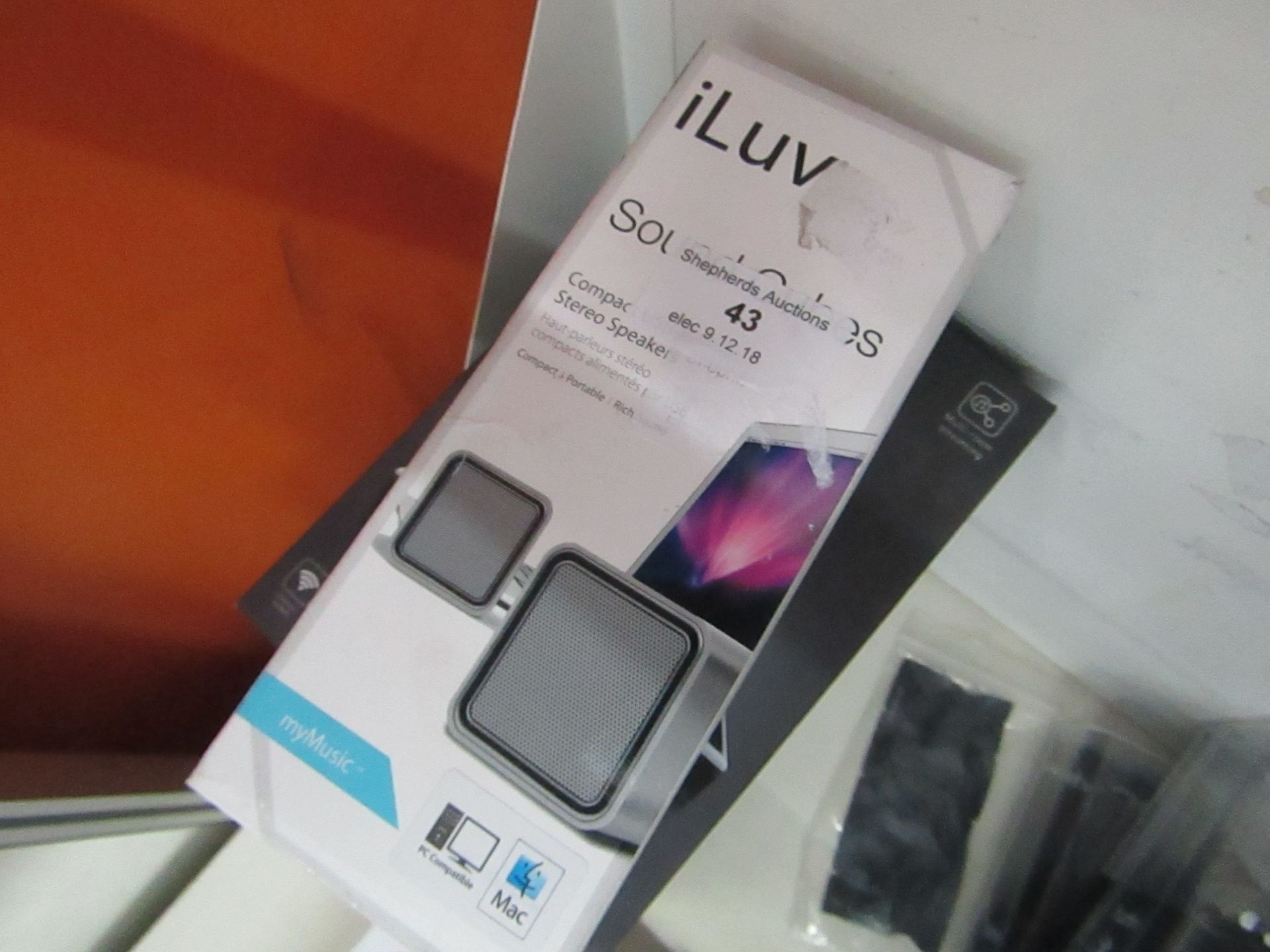 iLuv Sound Cubes speaker, tested working and boxed.