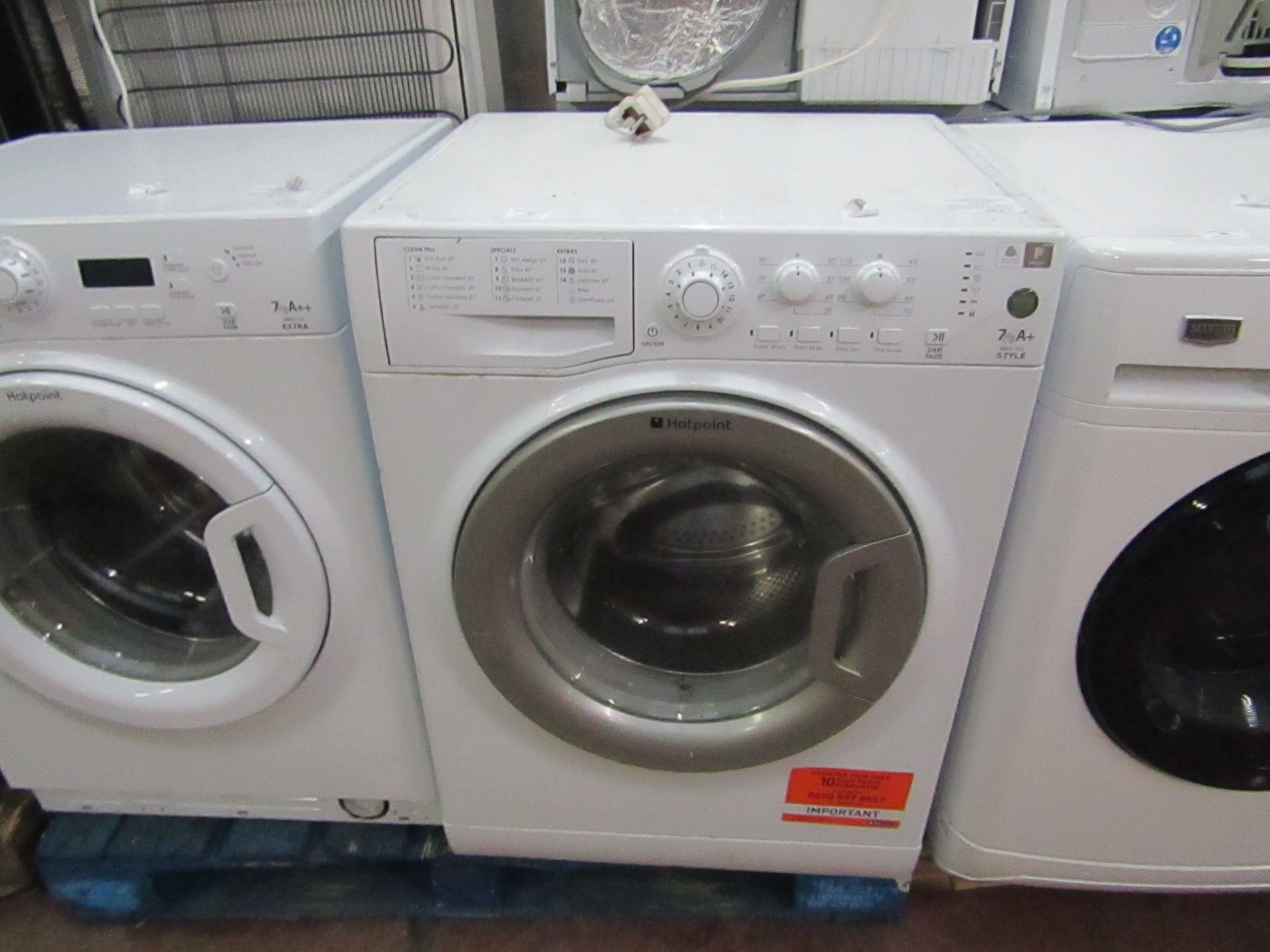 Hotpoint Style 7Kg washing machine, powers on and spins.