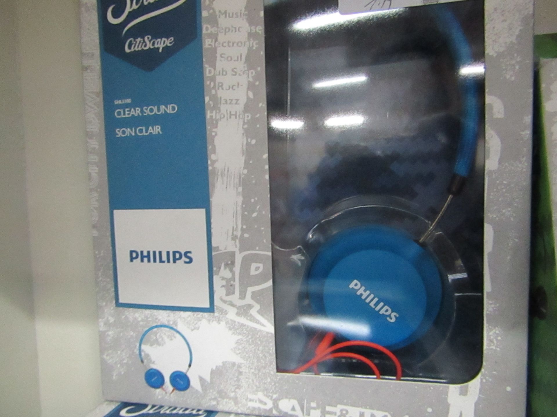 Strada Phillip headphones,tested working and boxed.