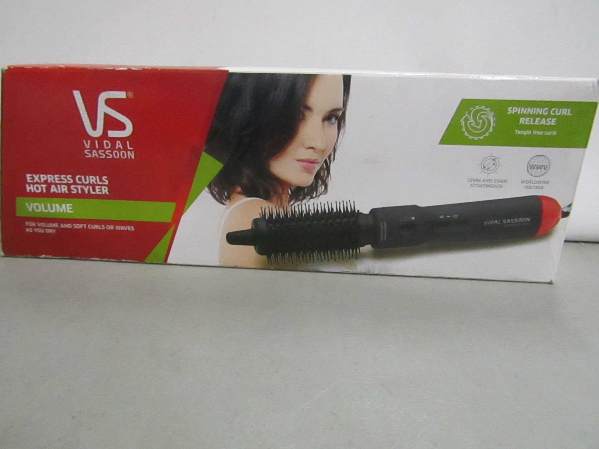 Vidal Sassoon hot air styler, tested working and boxed.