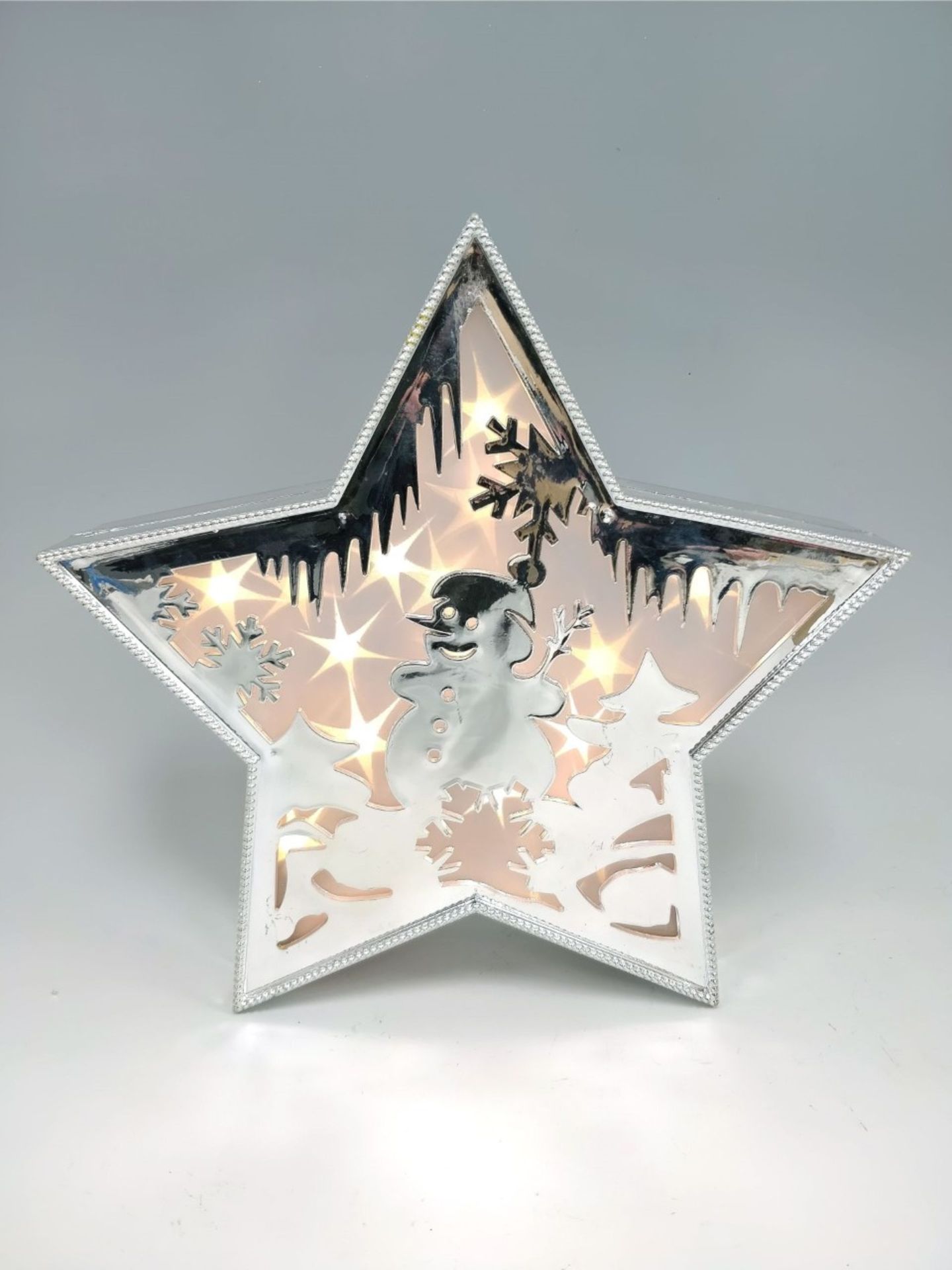 1. x Carton containing 12 pcs Star design LED light up Christmas decoration - Brand new in sealed